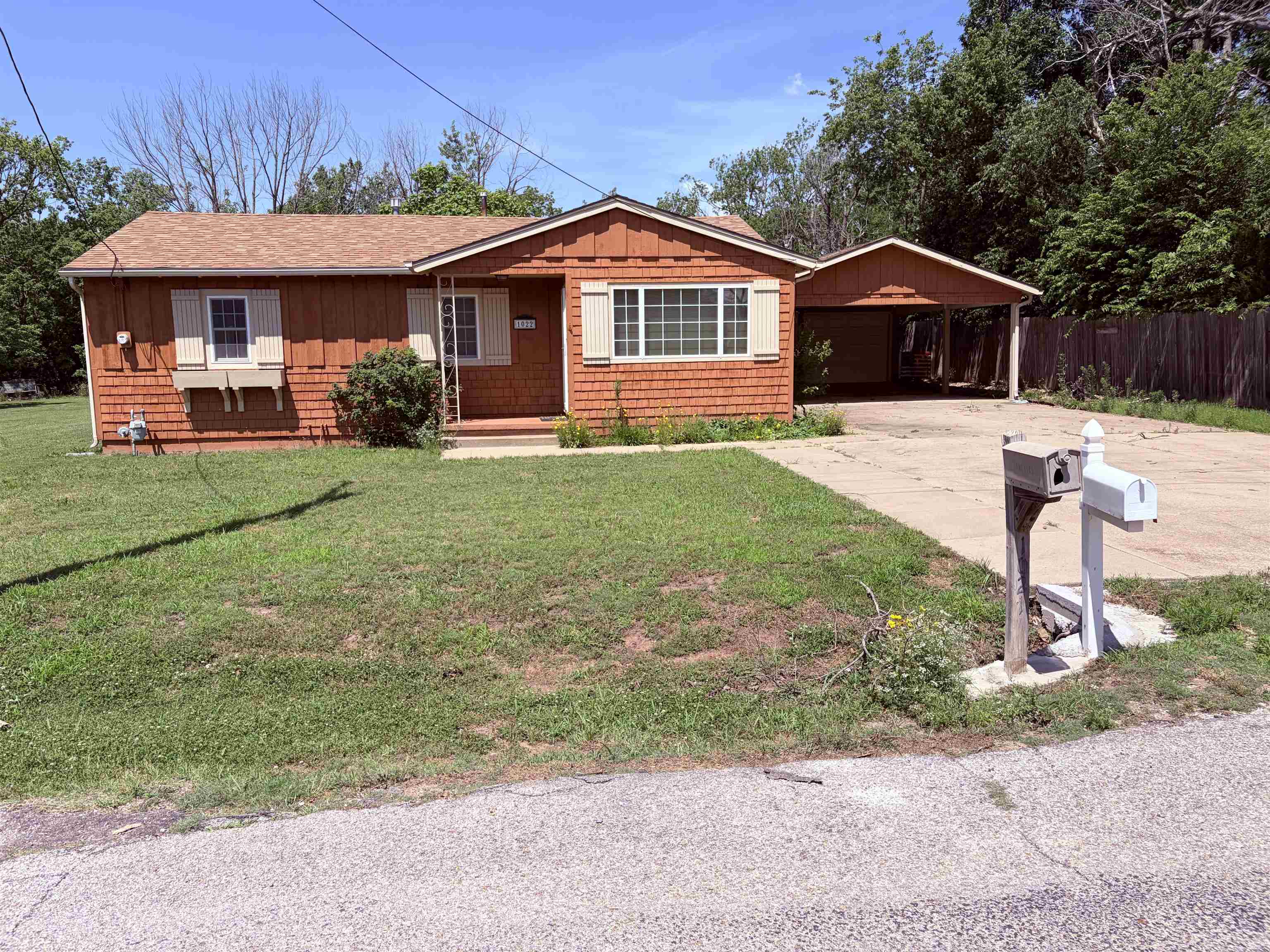 1022 S Cherry St. Property Photo 2