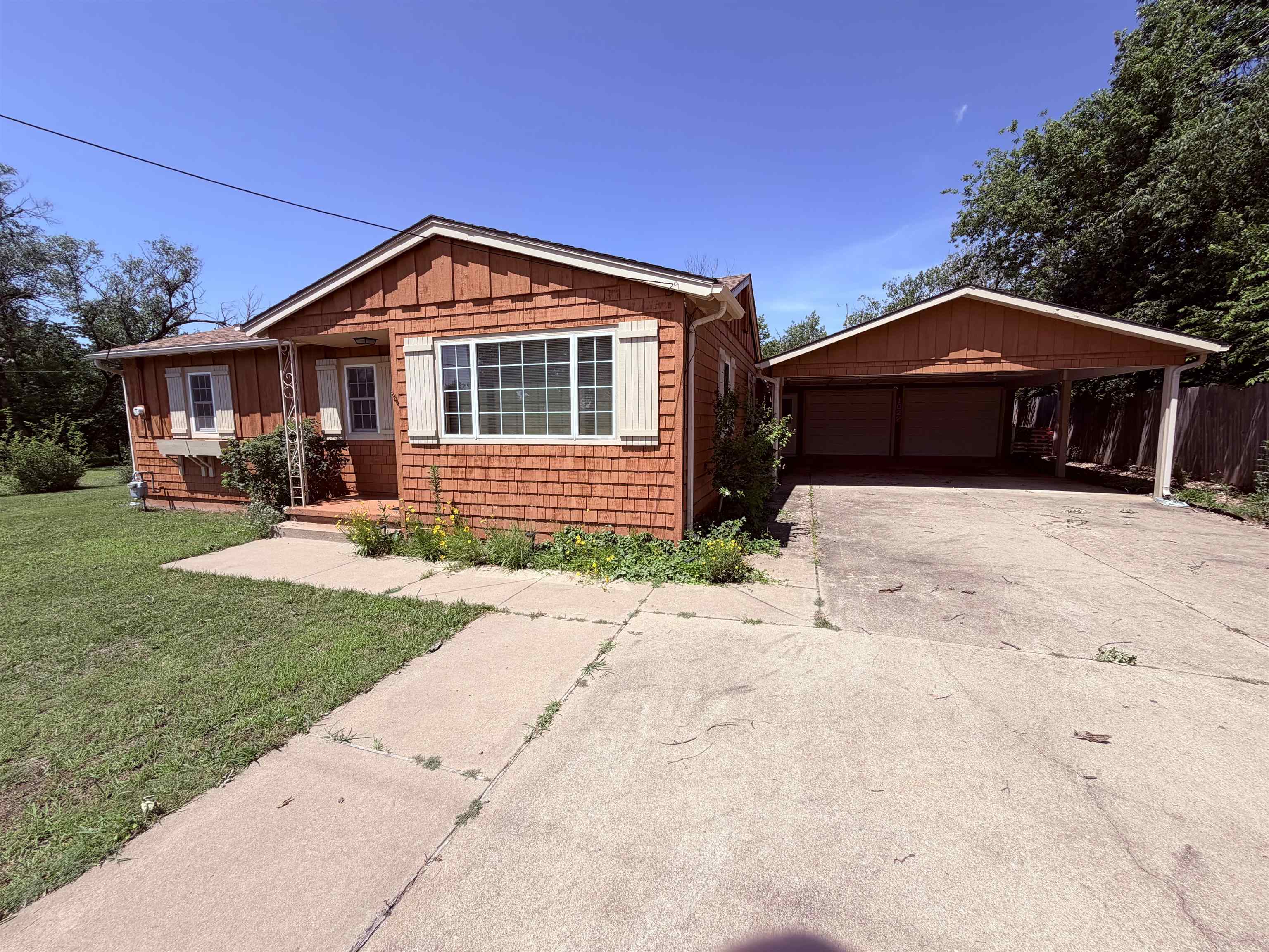 1022 S Cherry St. Property Photo 3