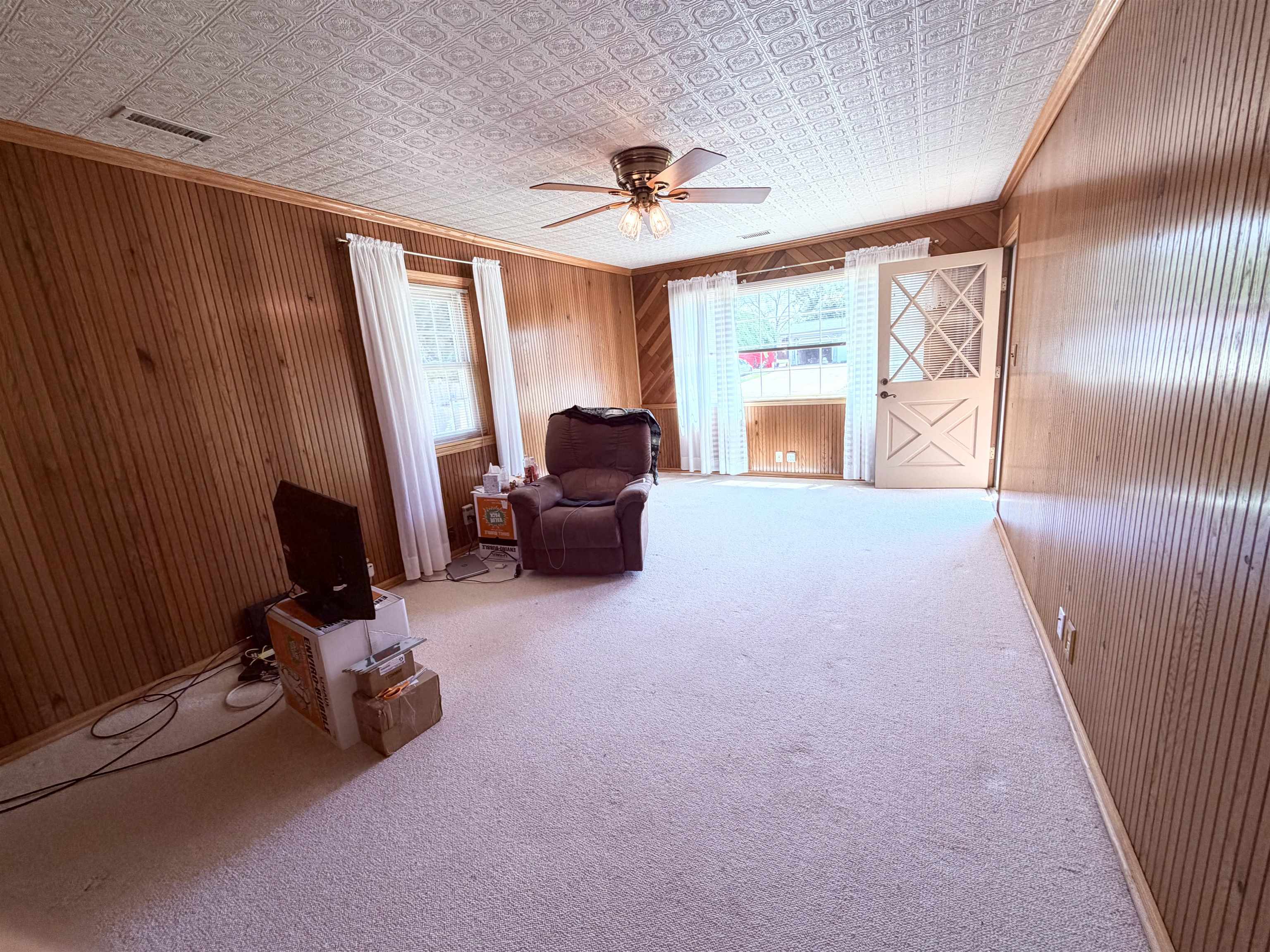 1022 S Cherry St. Property Photo 4