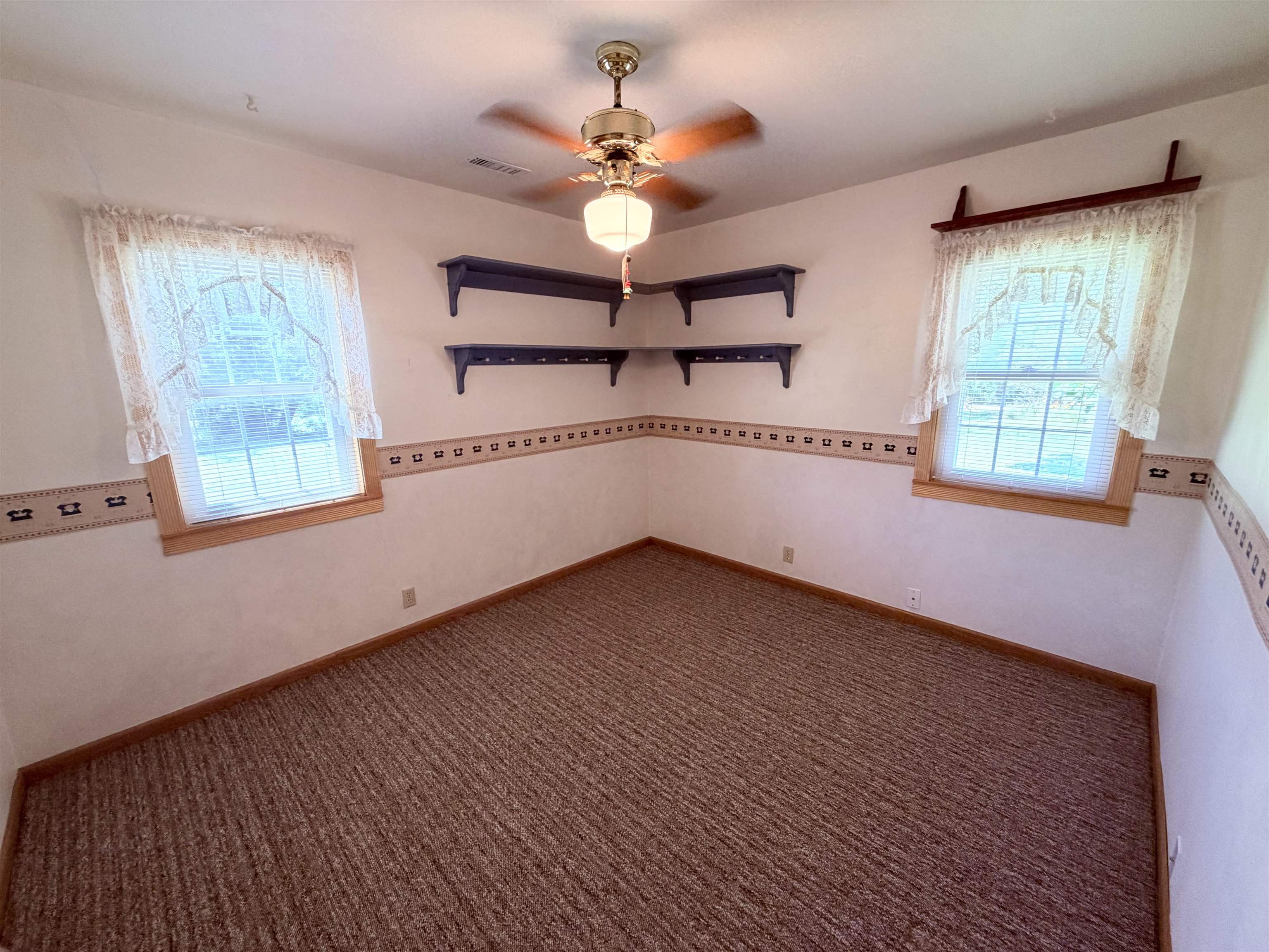 1022 S Cherry St. Property Photo 8