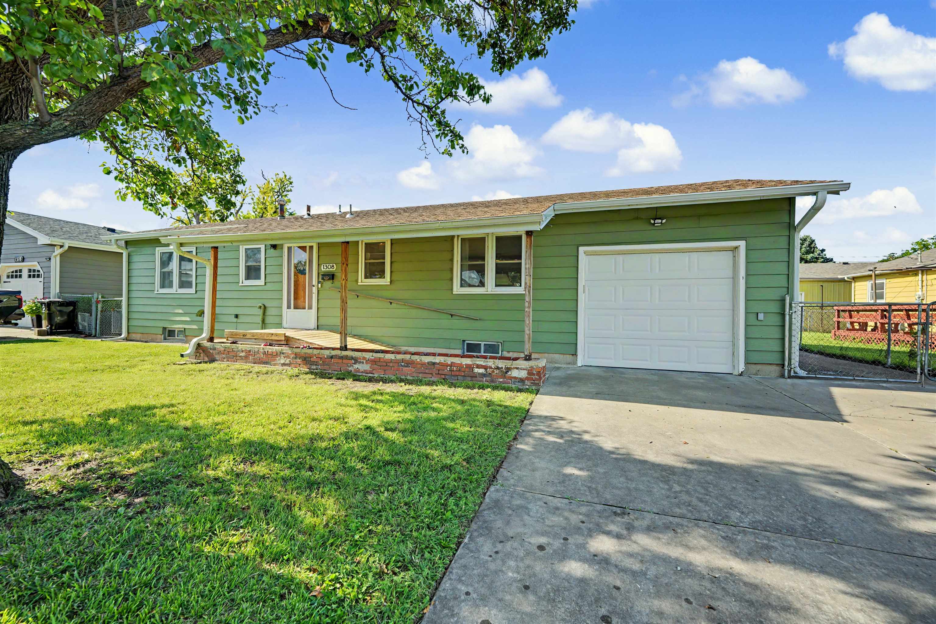 1308 Indian Rock Ln. Property Photo 1