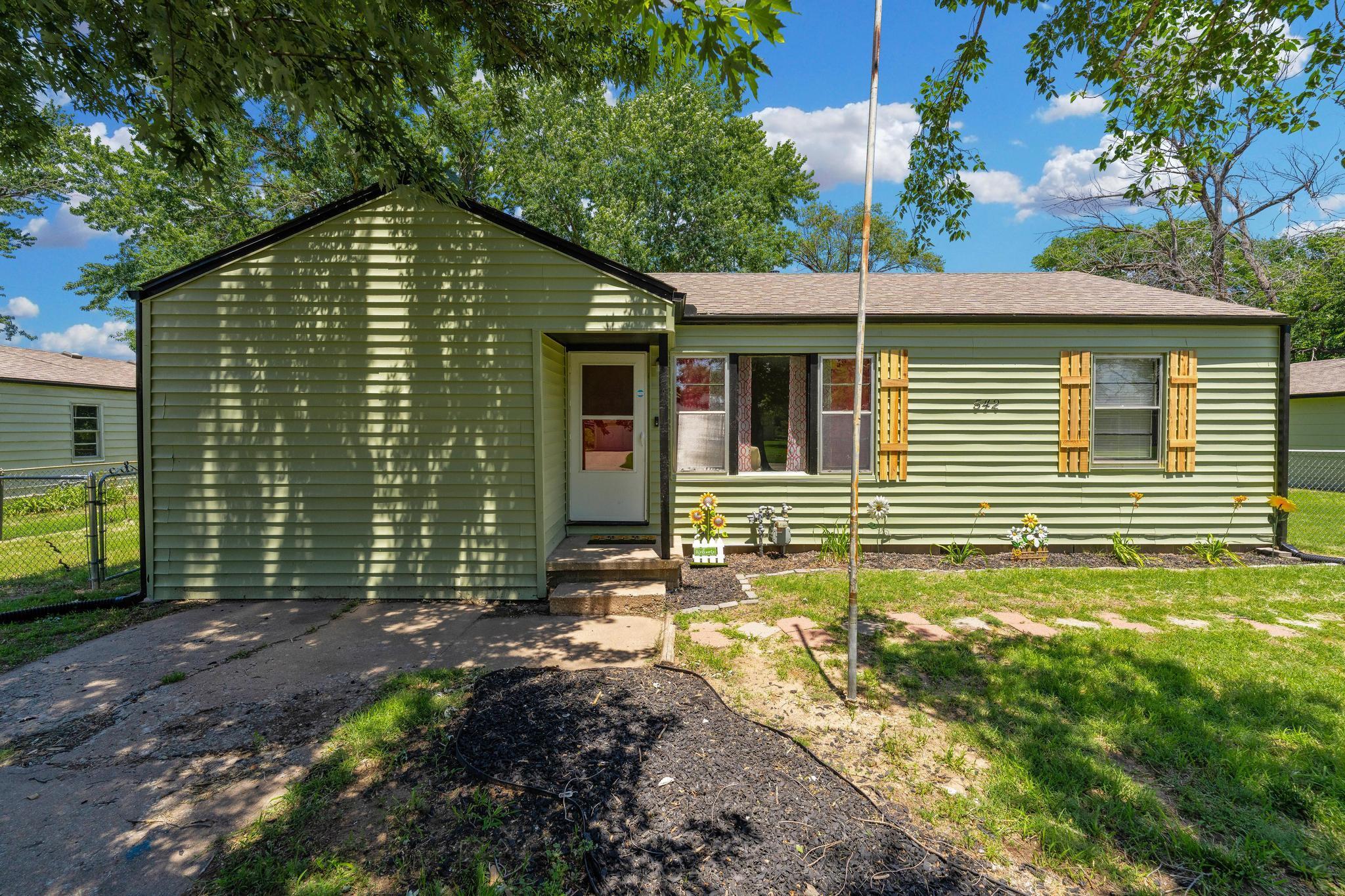 542 W Sunrise Dr Property Photo 1