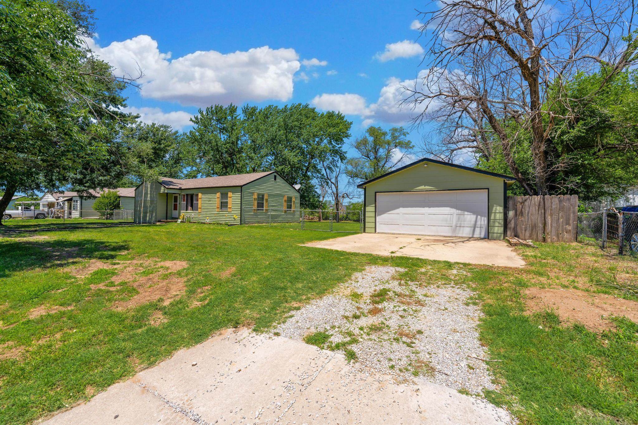 542 W Sunrise Dr Property Photo 20