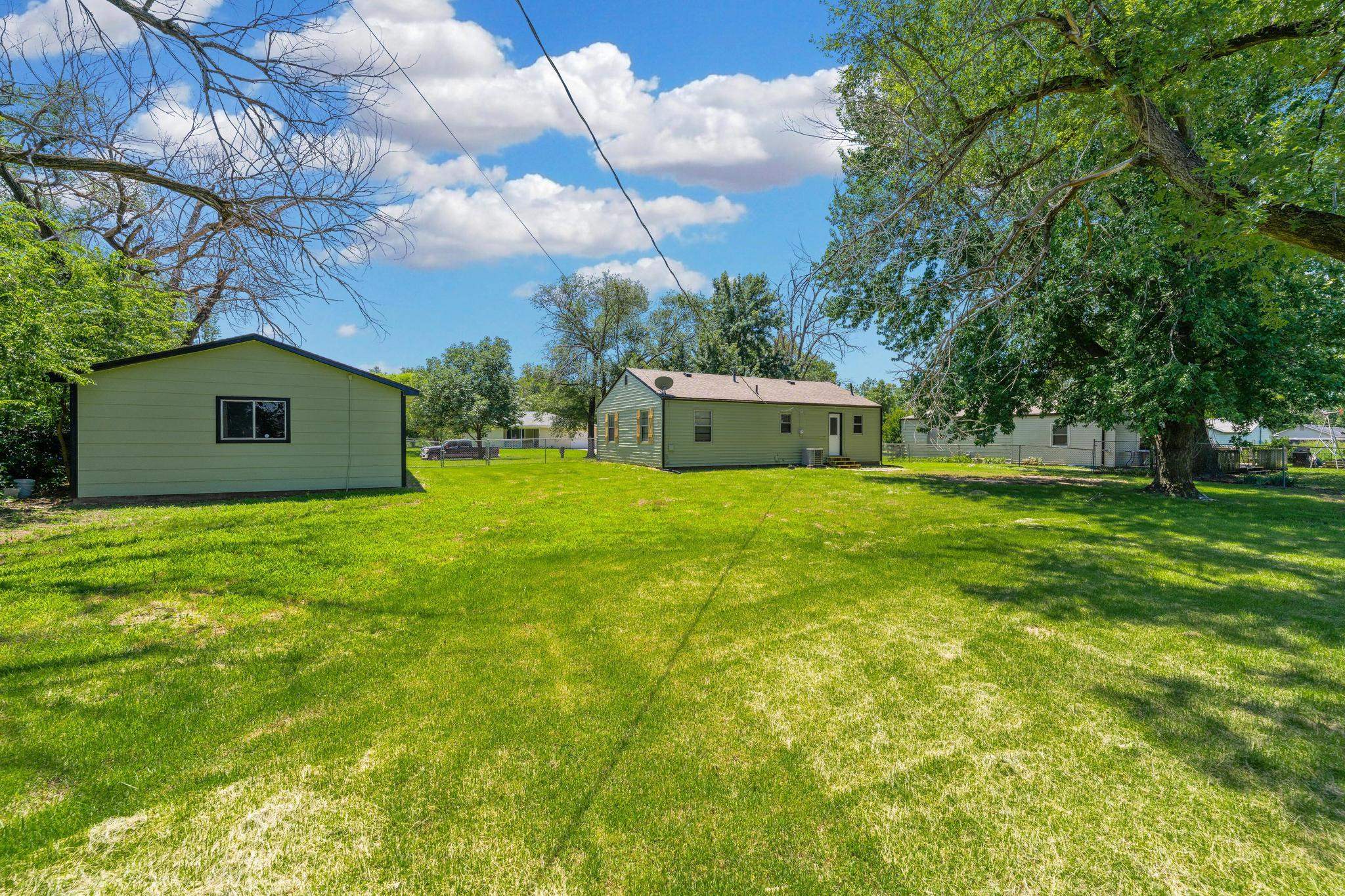 542 W Sunrise Dr Property Photo 27