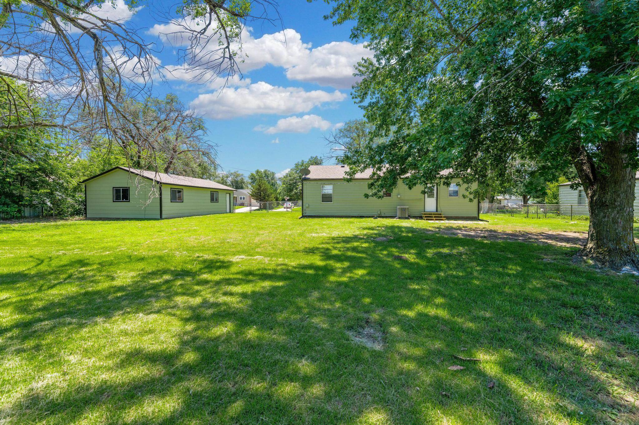 542 W Sunrise Dr Property Photo 28