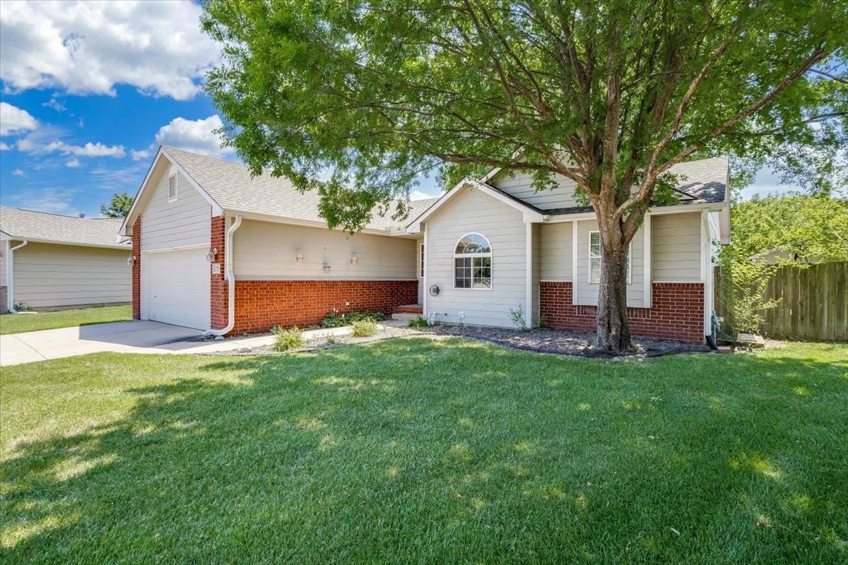 2721 N Stoney Point Ct Property Photo 3