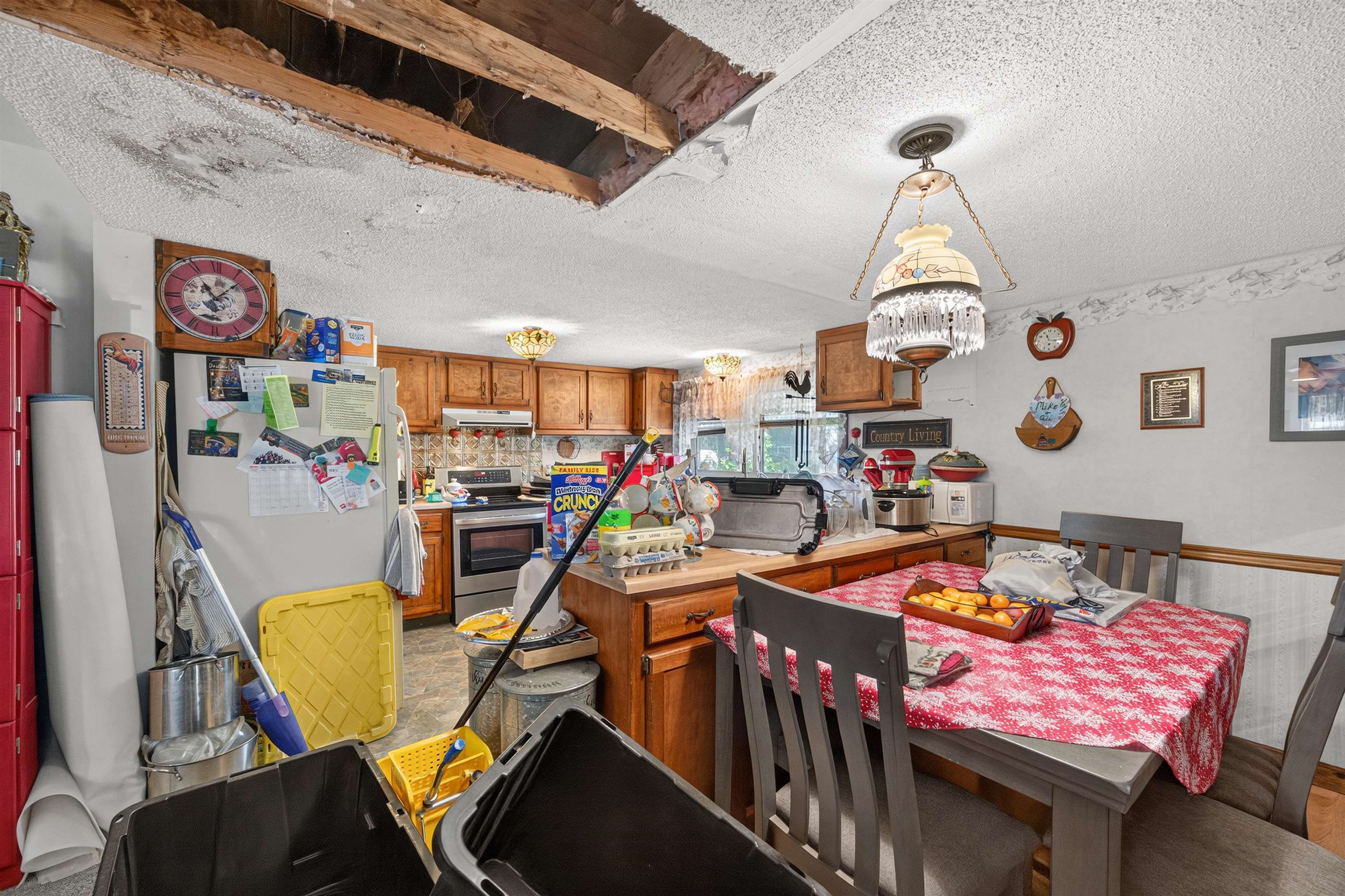 218 Main St Property Photo 6