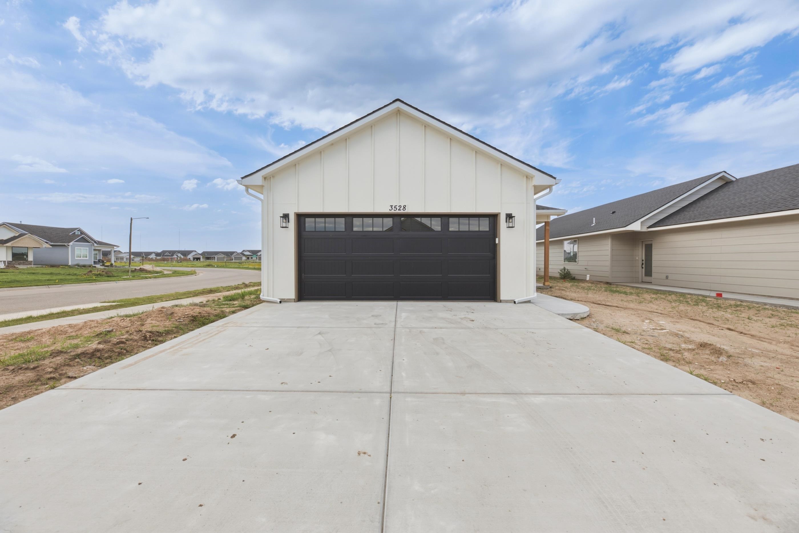 3528 N Azalea St Property Photo 1