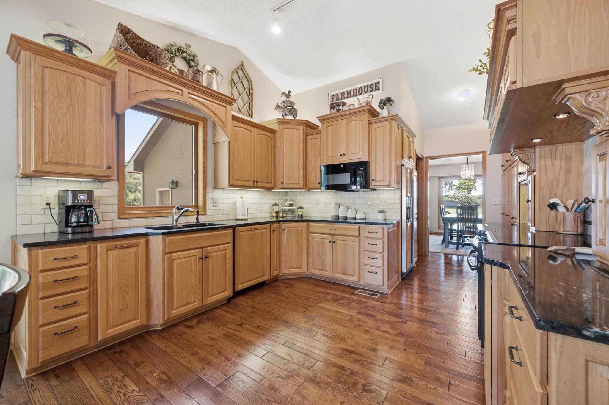 2327 N Forestview Property Photo 11