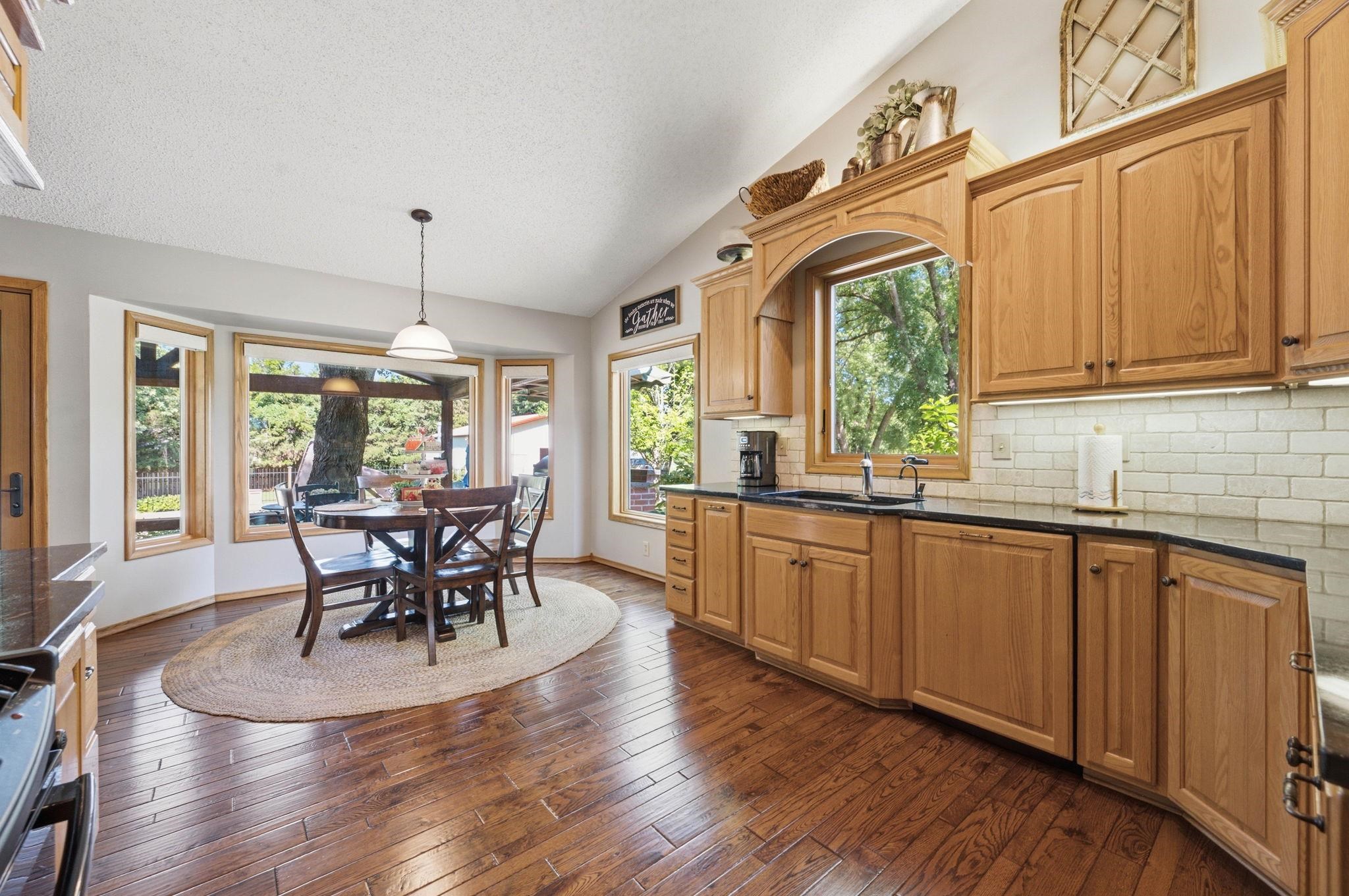 2327 N Forestview Property Photo 13