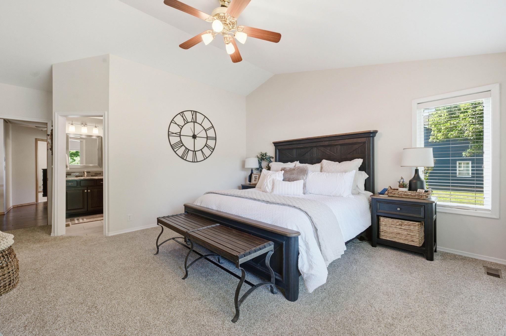 2327 N Forestview Property Photo 16