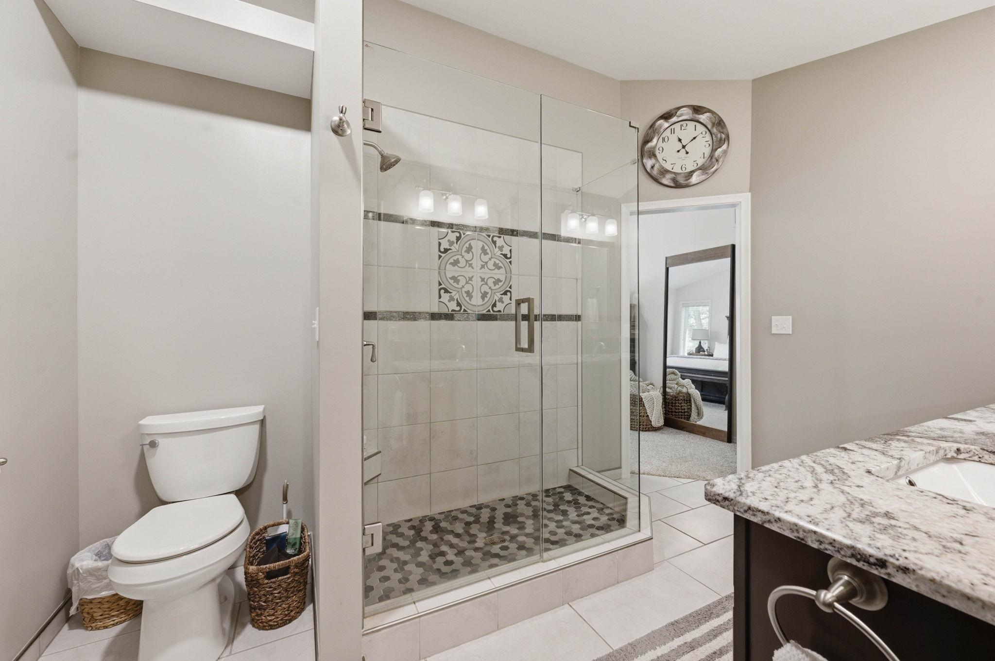 2327 N Forestview Property Photo 18