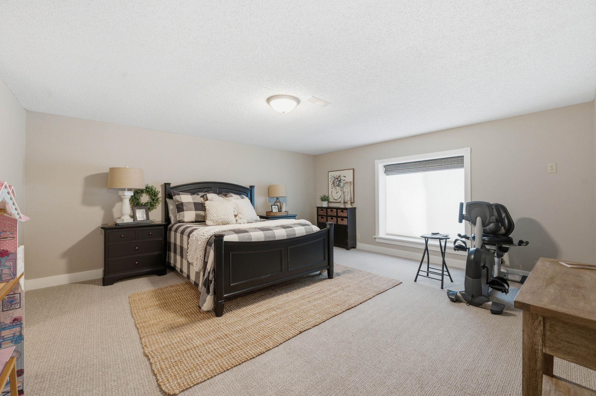 2327 N Forestview Property Photo 30