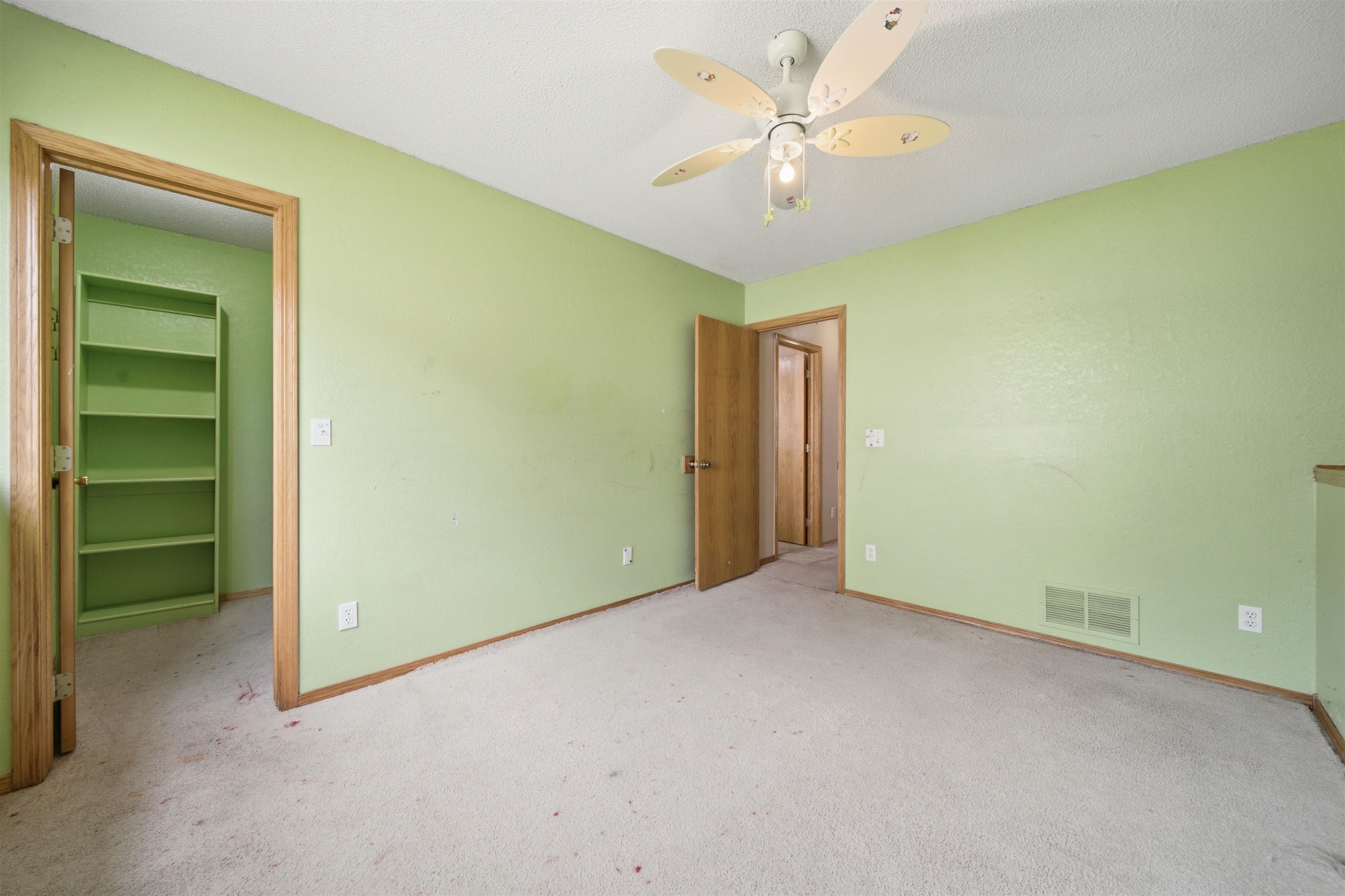 1942 S Chateau St Property Photo 22