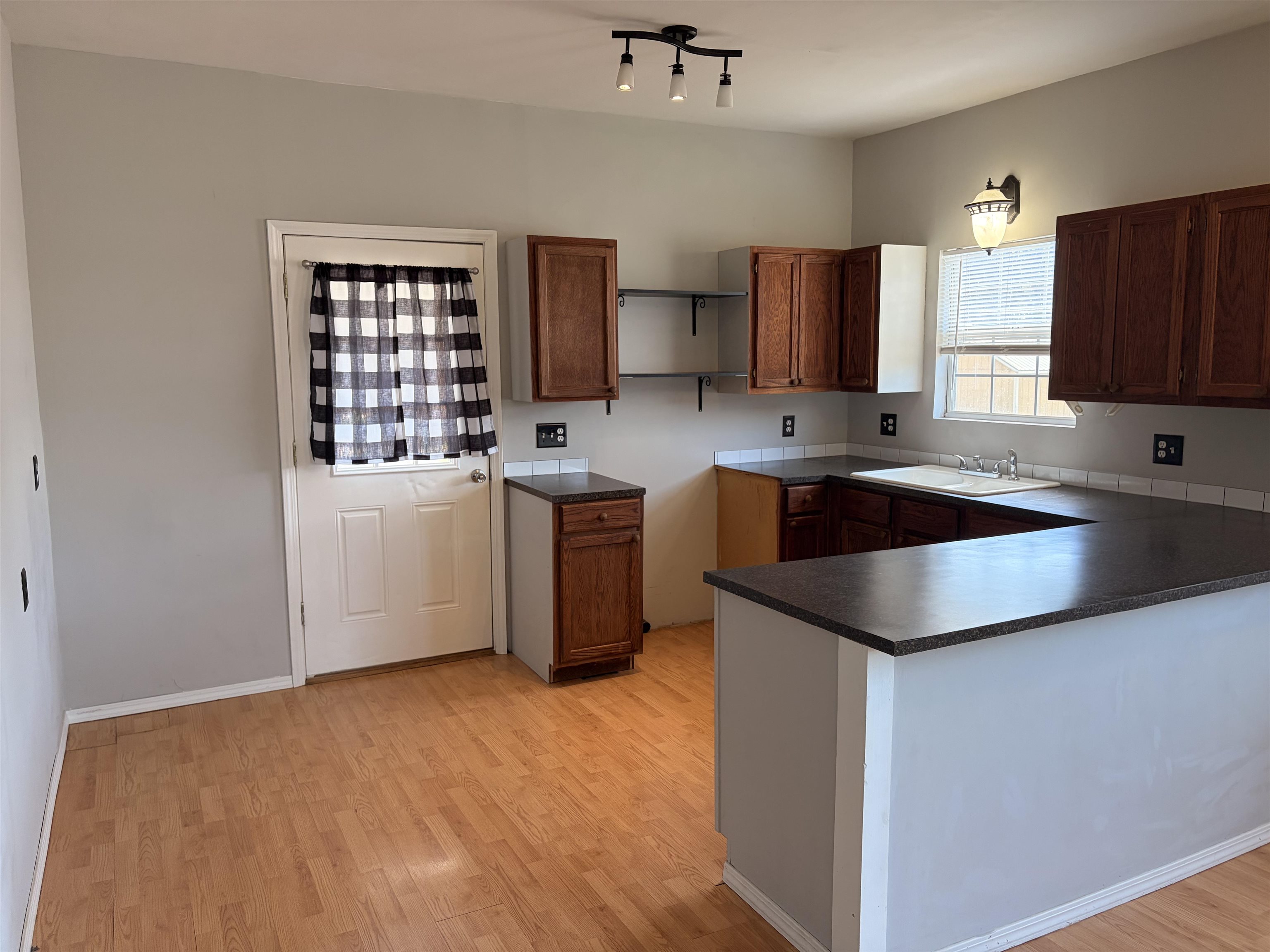 1326 S Summit St Property Photo 18