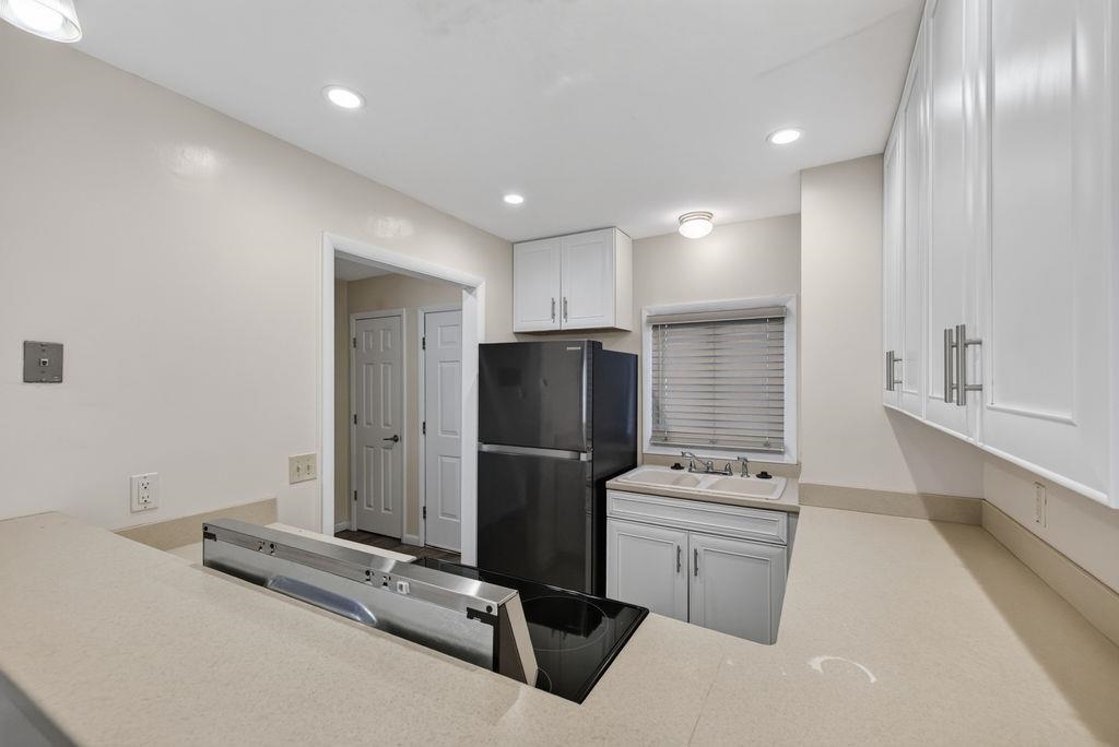 2405 S Capri Property Photo 5
