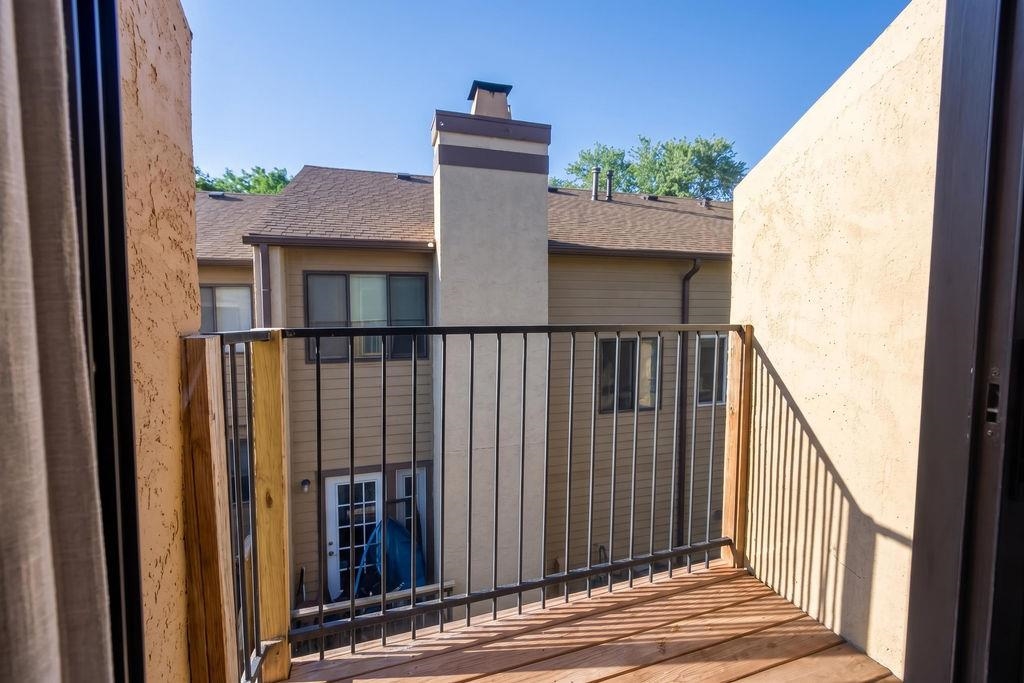 2405 S Capri Property Photo 14