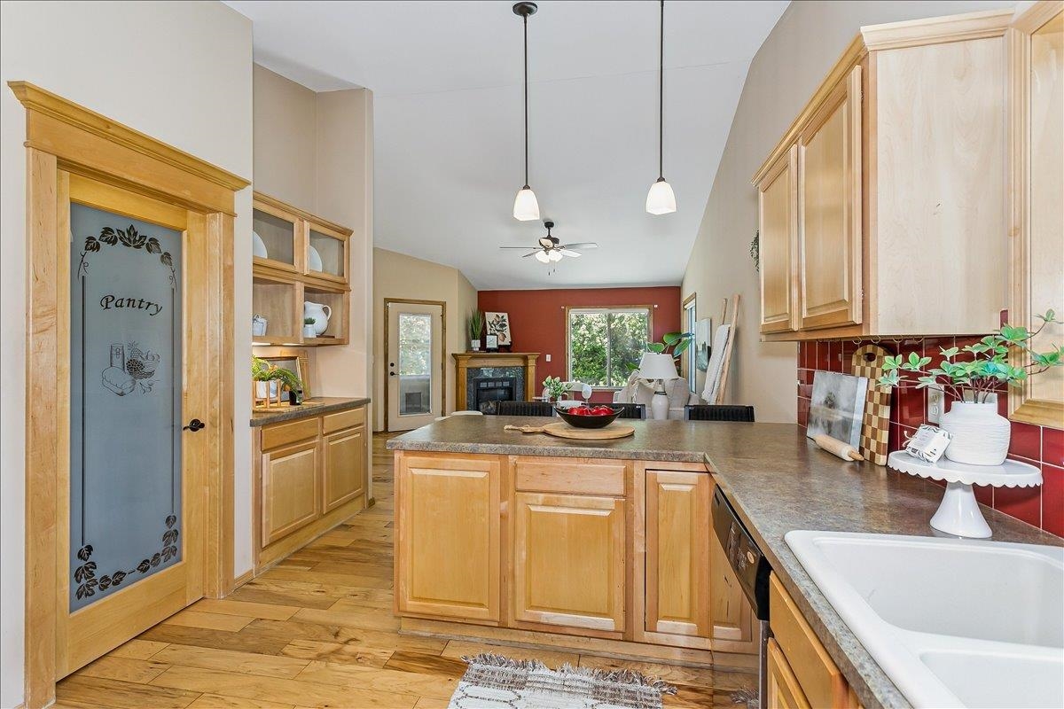 1213 N Hamilton Cir Property Photo 7