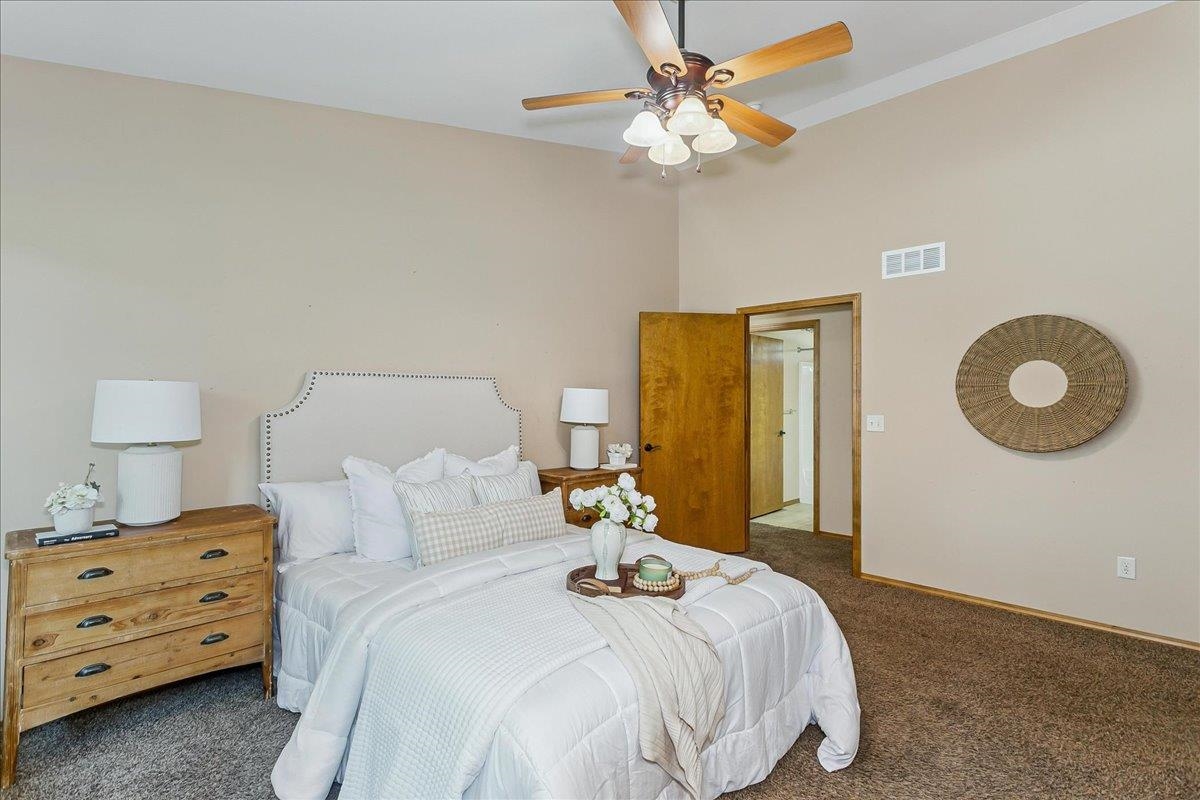 1213 N Hamilton Cir Property Photo 8
