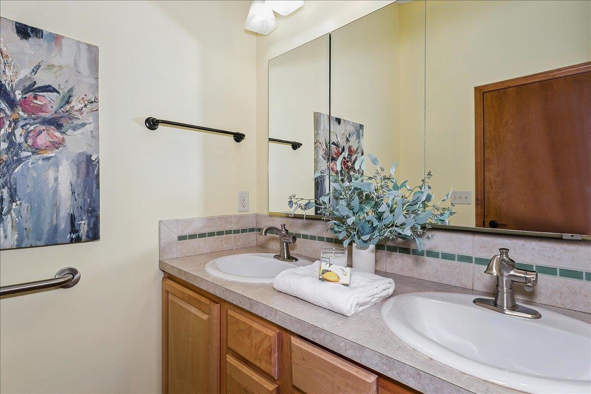 1213 N Hamilton Cir Property Photo 9