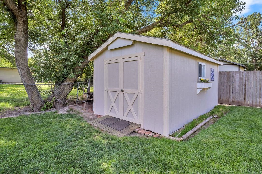 502 West Property Photo 35