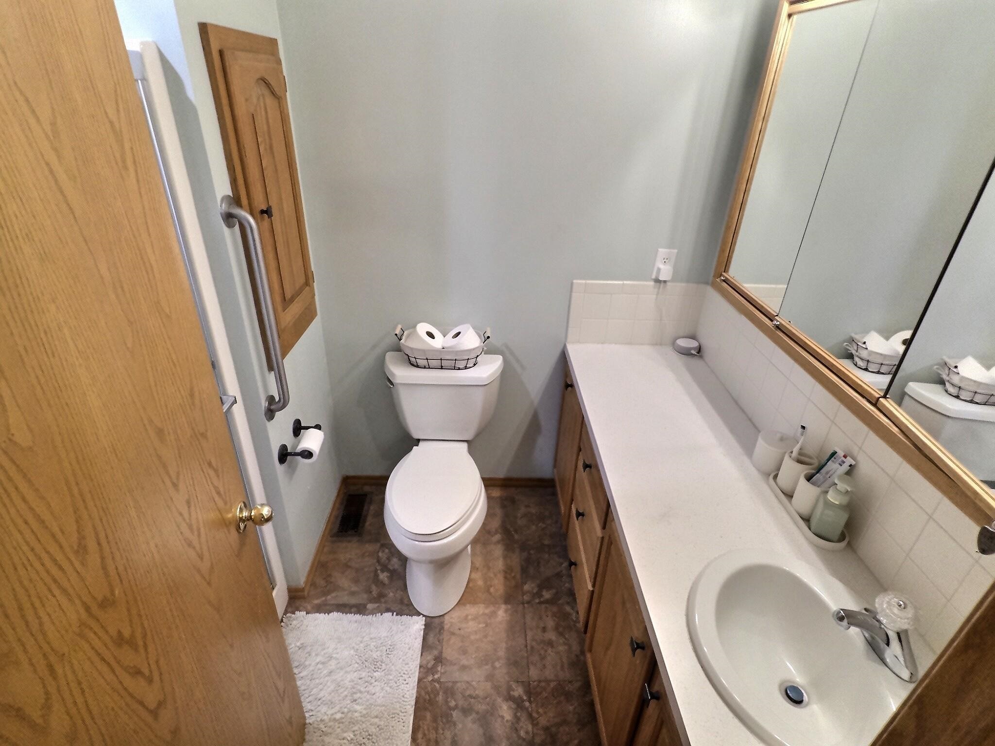 215 E Prather St Property Photo 10