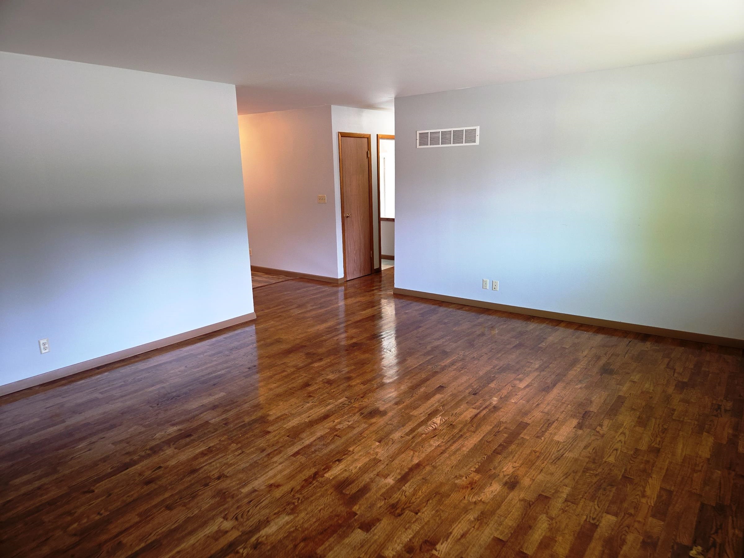 704 Northridge St Property Photo 10