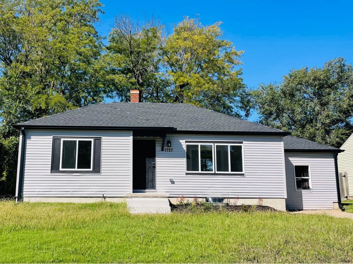 1727 N Northeast Parkway Property Photo 1