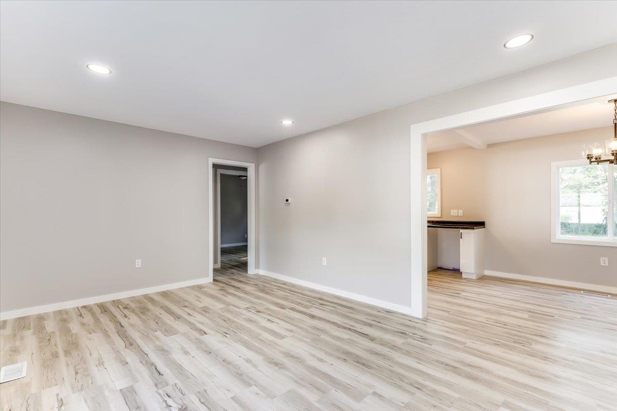 1727 N Northeast Parkway Property Photo 6