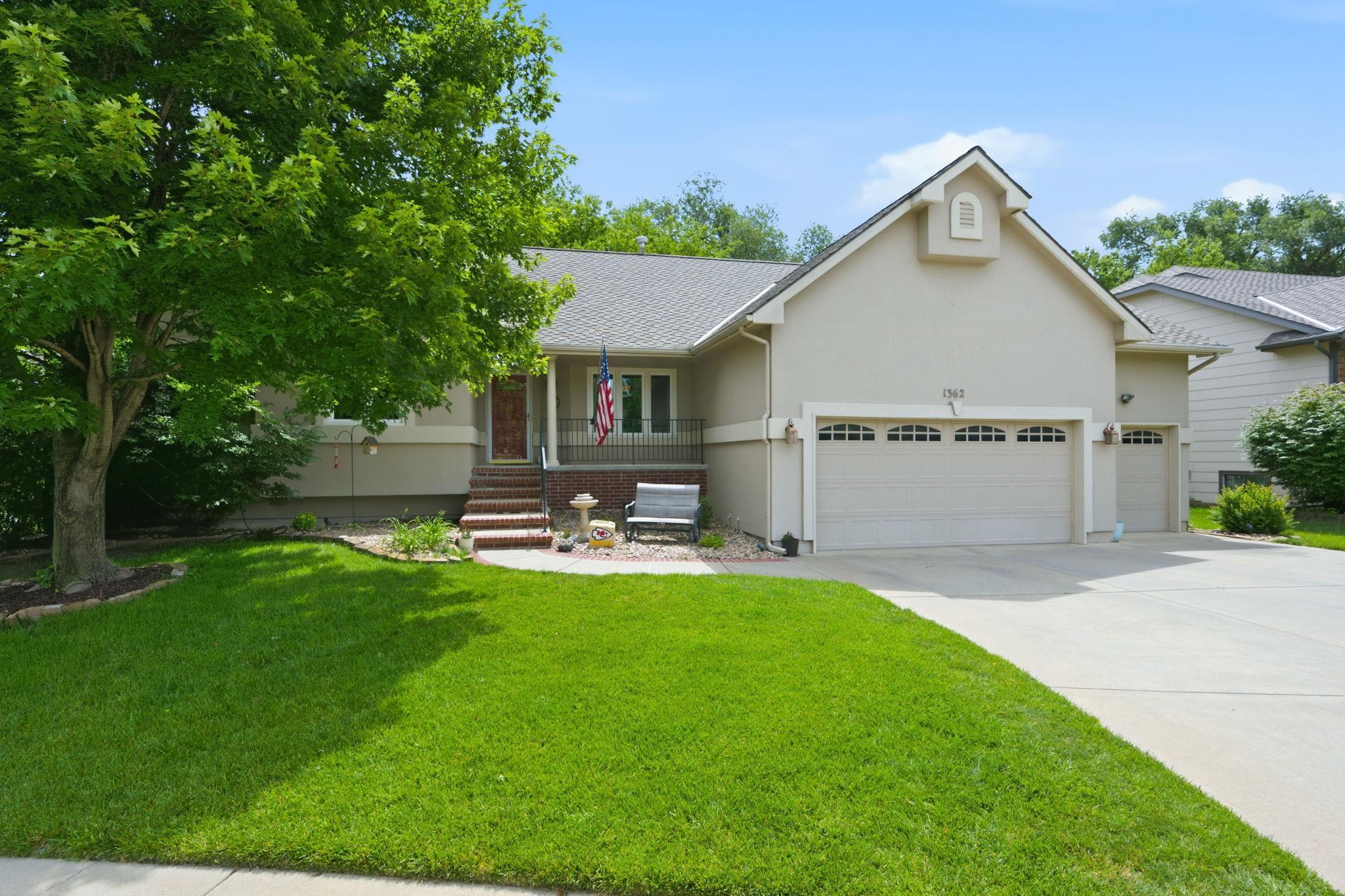 1362 N Hickory Creek Property Photo 1