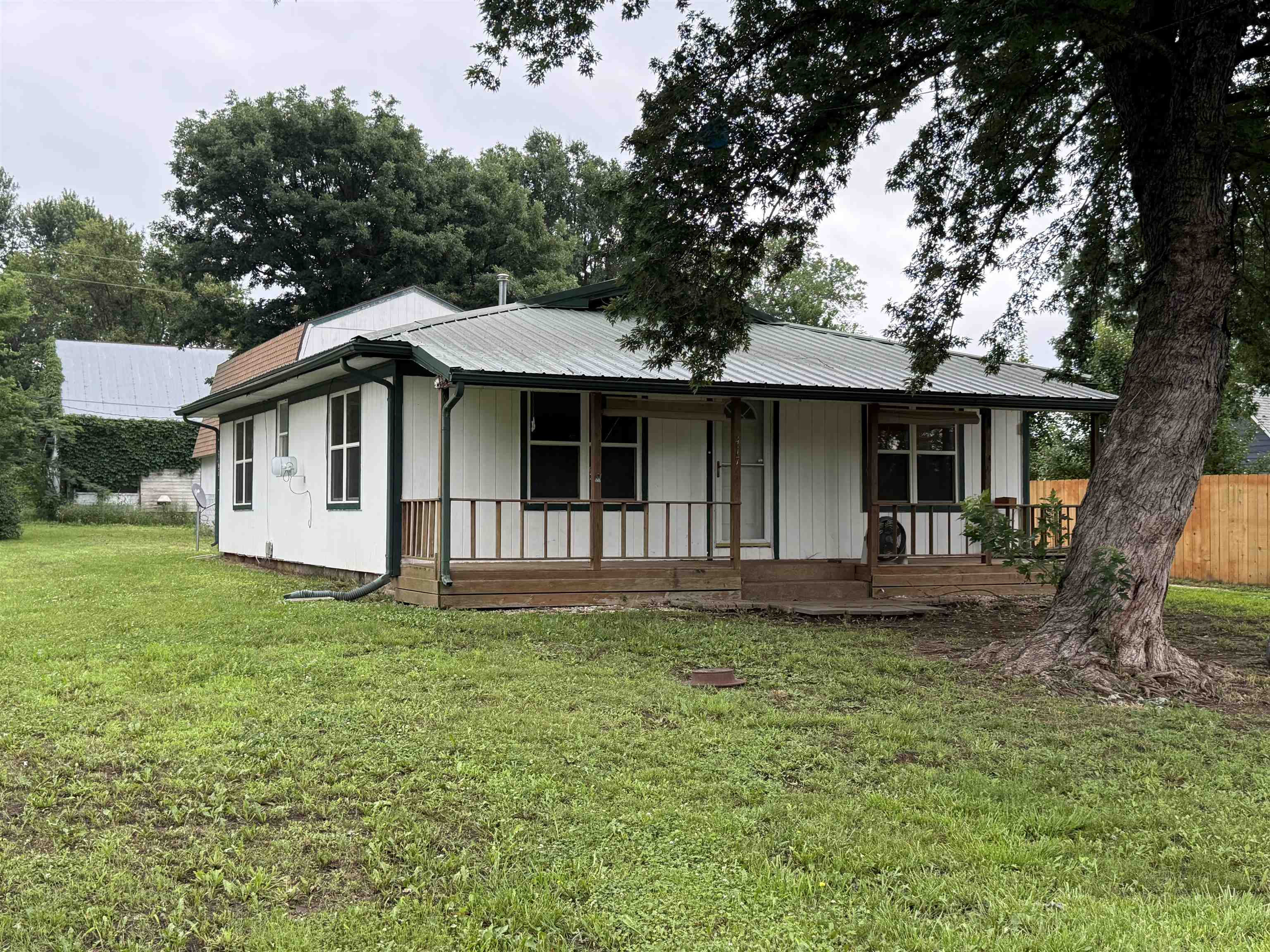 417 Cliff Street Property Photo 1