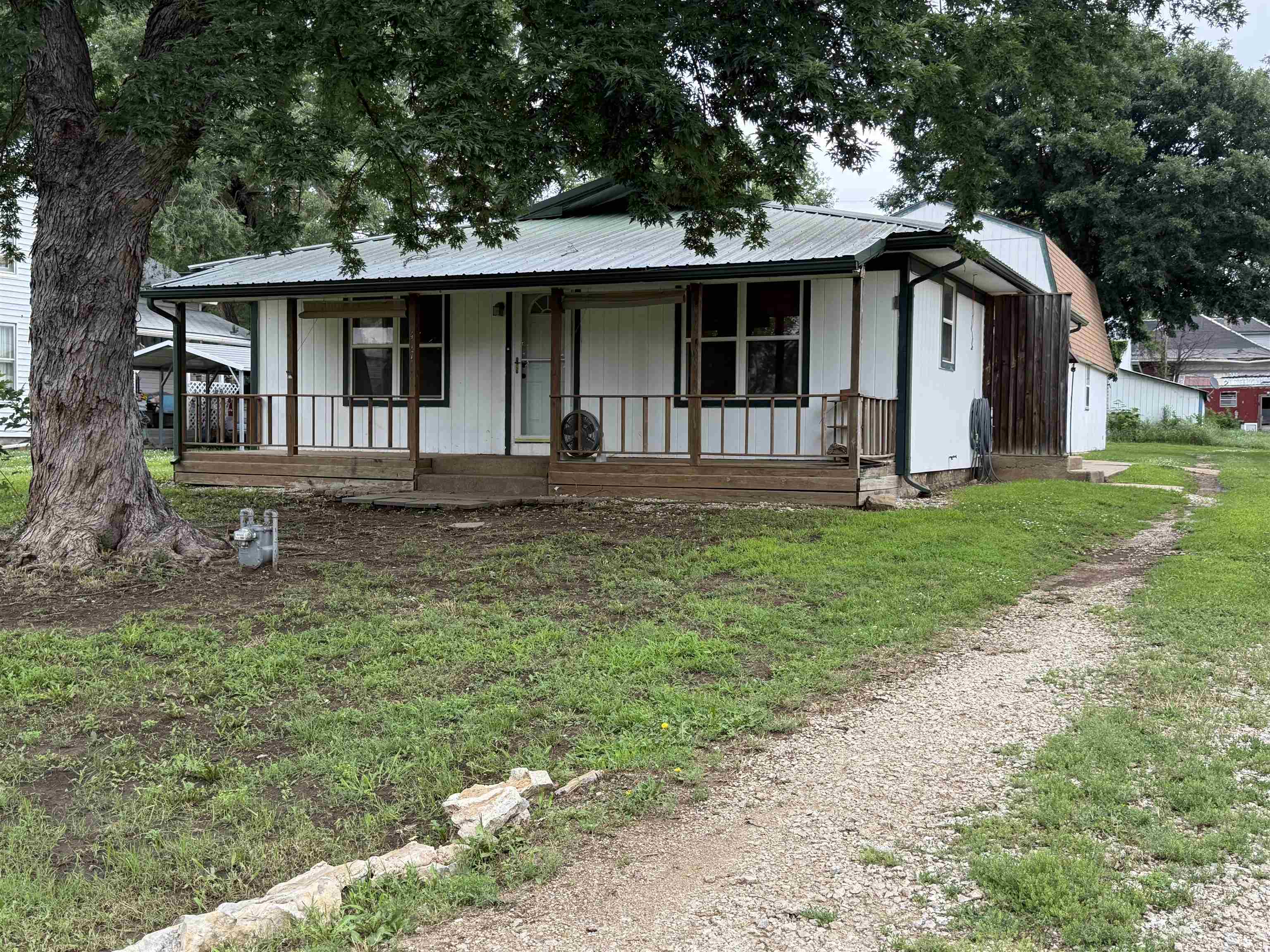 417 Cliff Street Property Photo 3