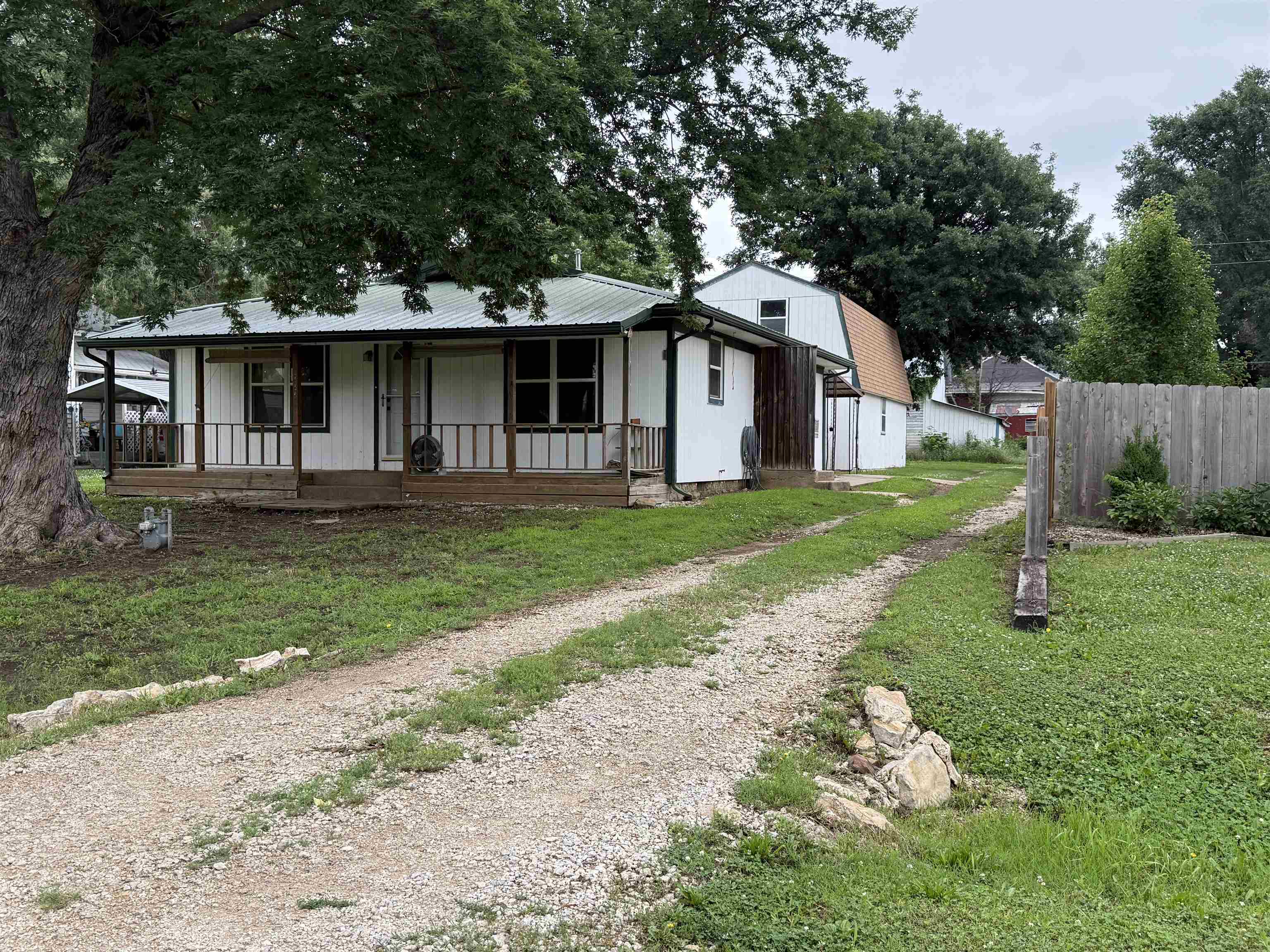 417 Cliff Street Property Photo 4