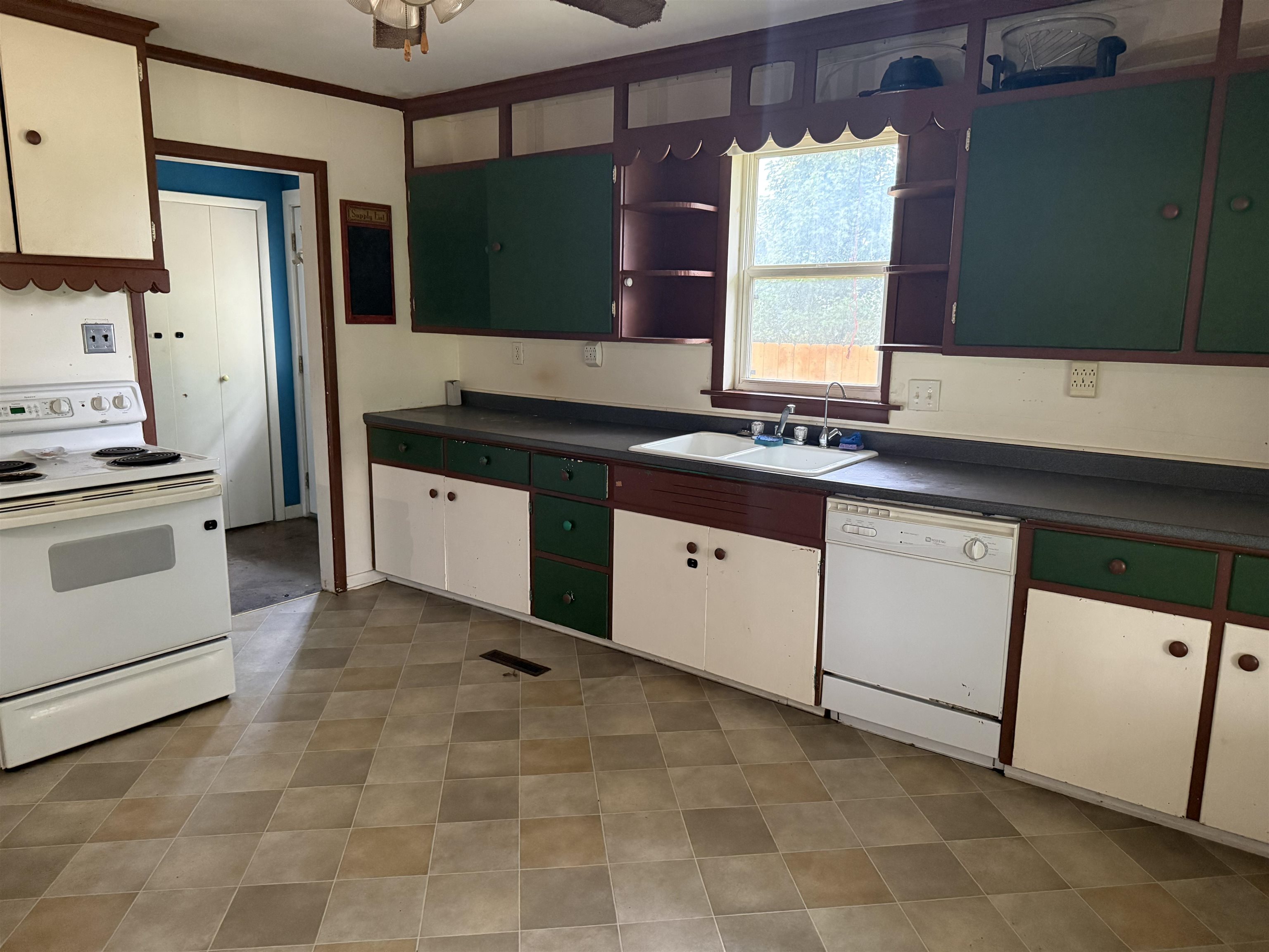 417 Cliff Street Property Photo 23