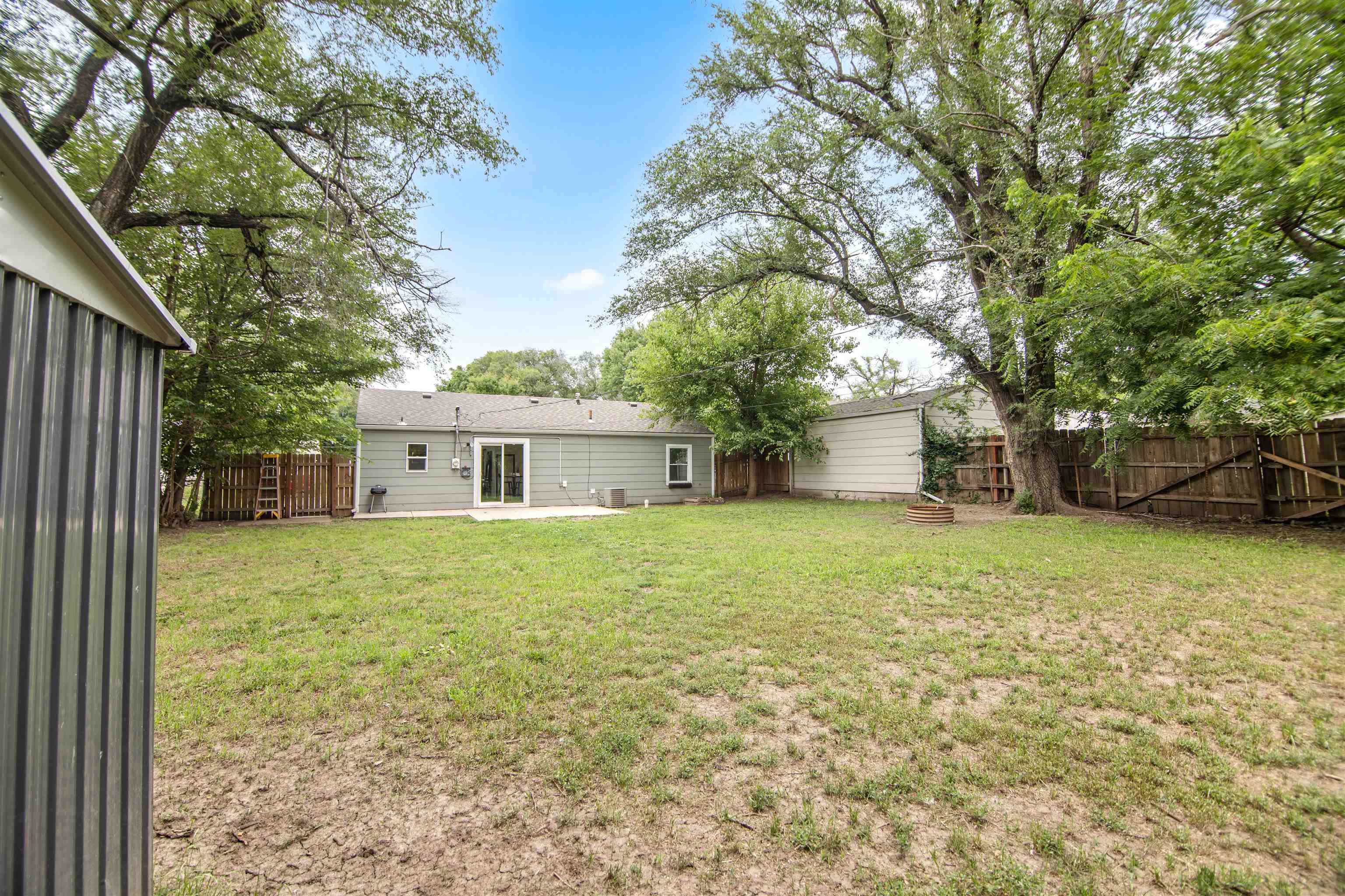 1309 E Charleston Dr Property Photo 13