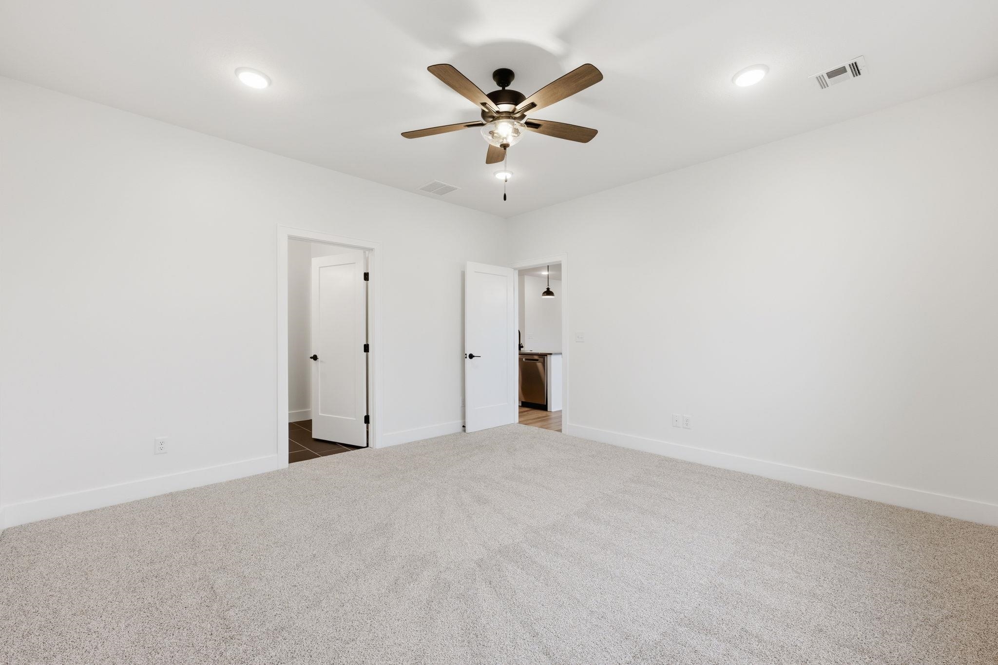 620 Elmwood St Property Photo 16