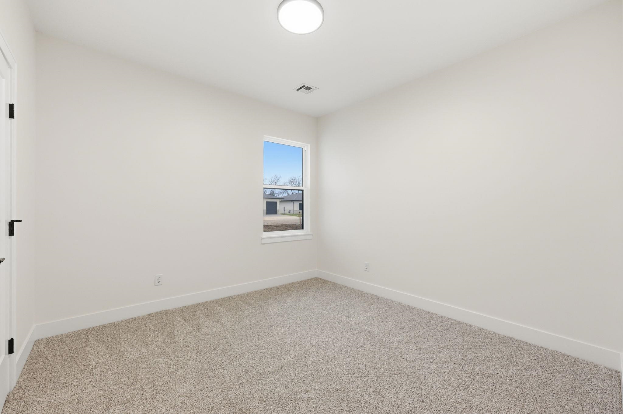 620 Elmwood St Property Photo 23