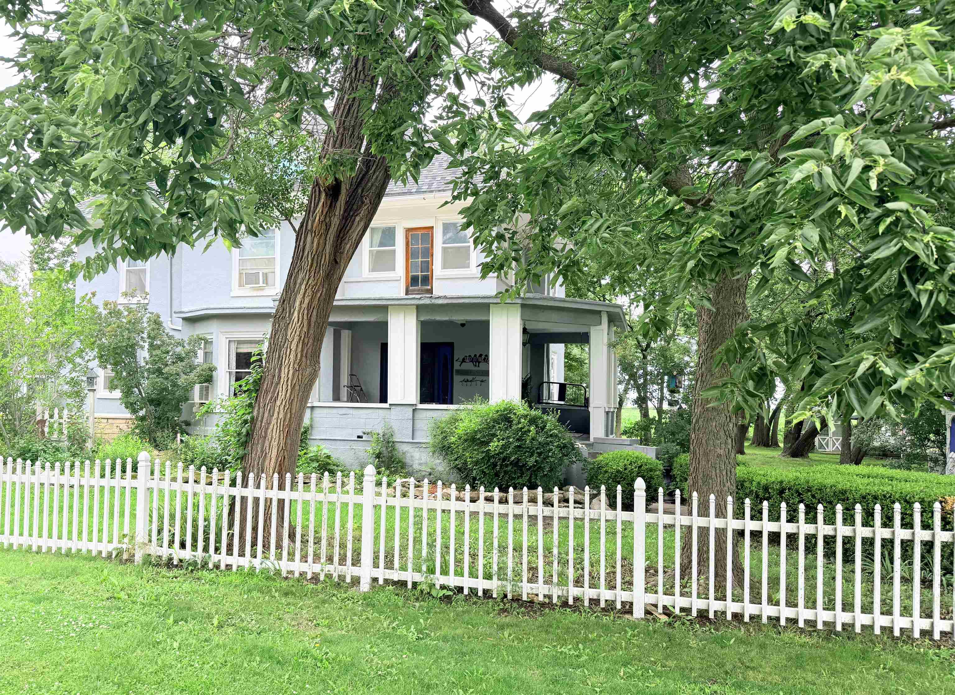 300 W 7th Property Photo 3