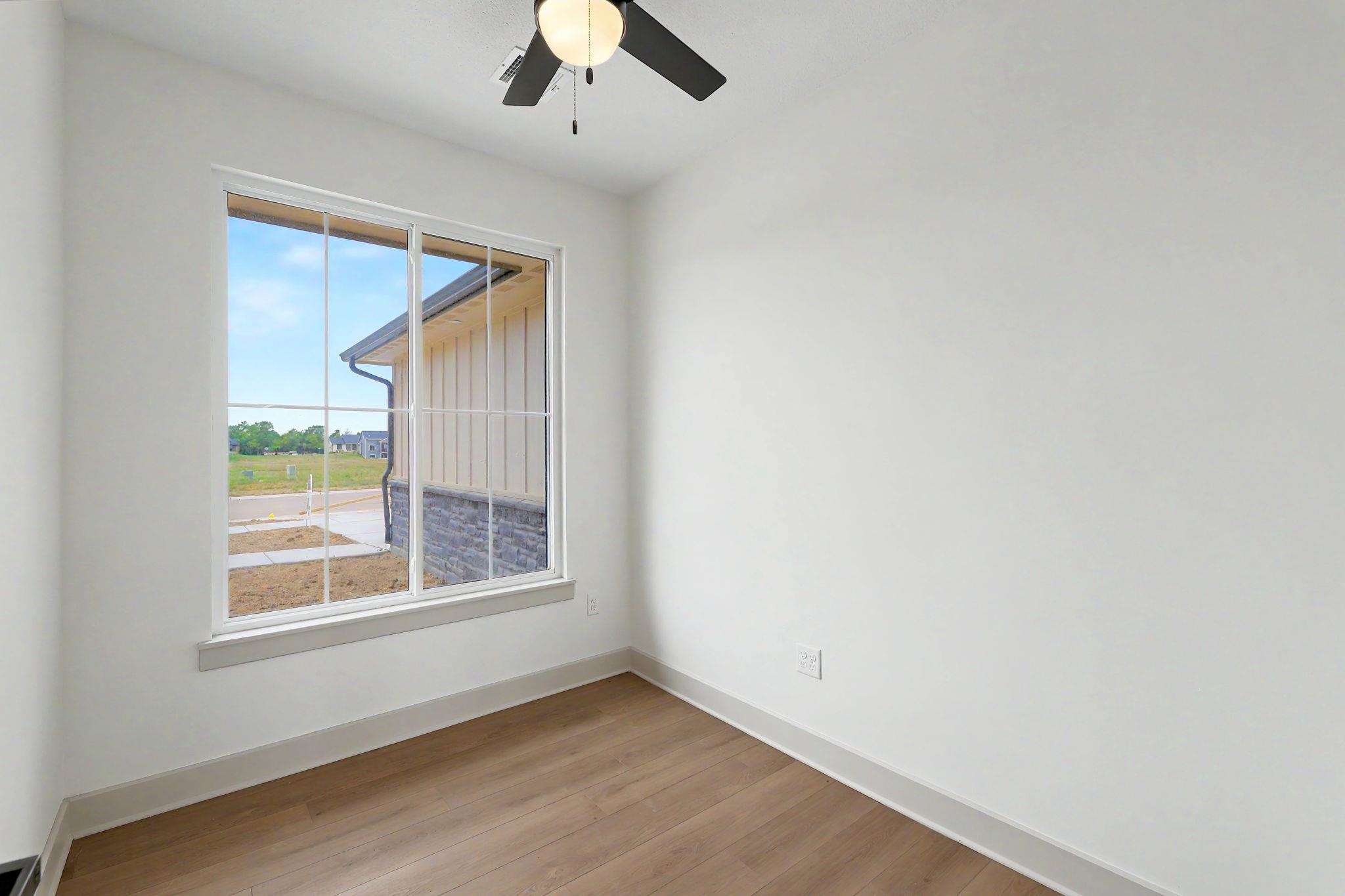 336 S Buckland St Property Photo 14
