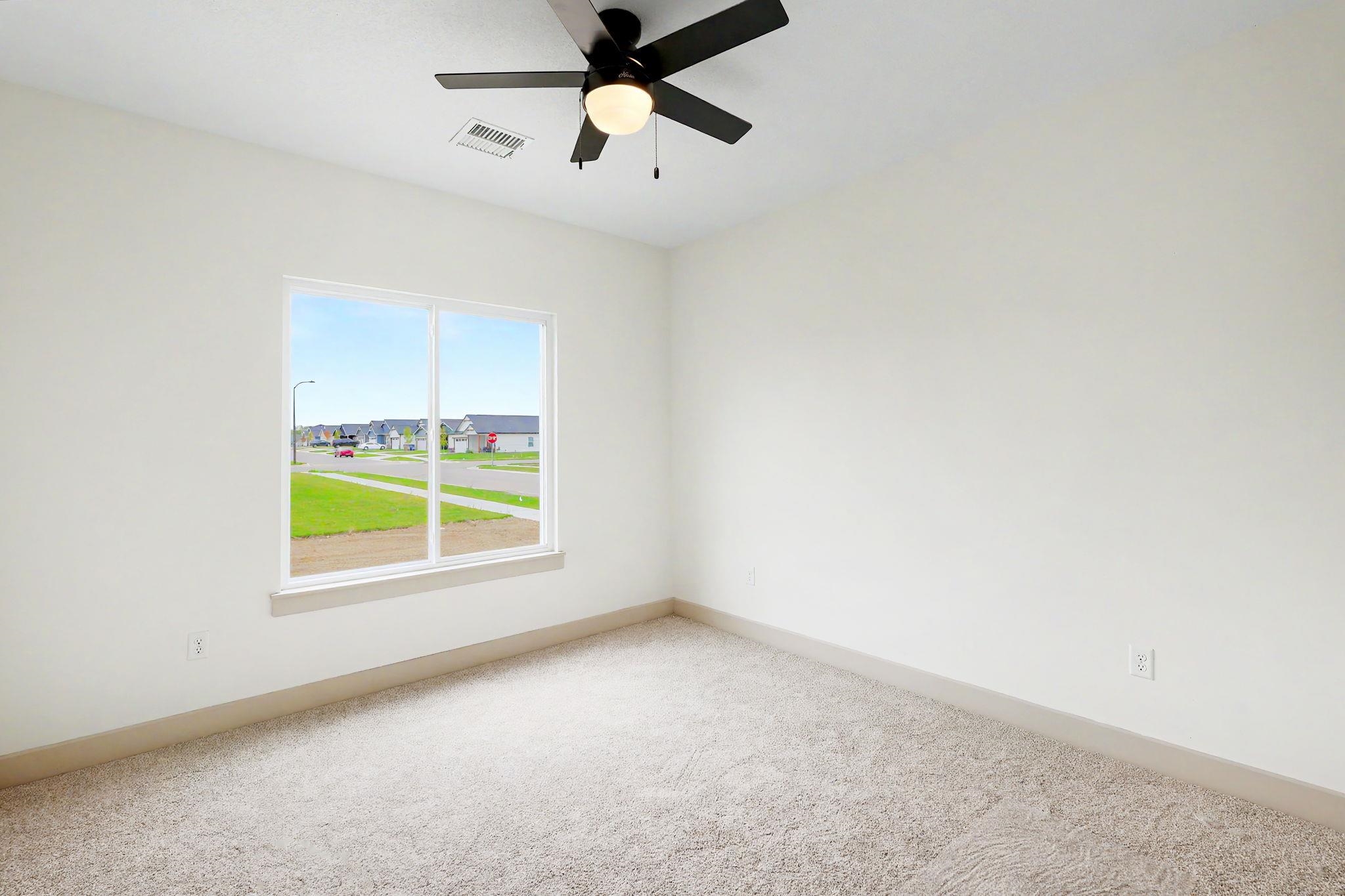 336 S Buckland St Property Photo 20