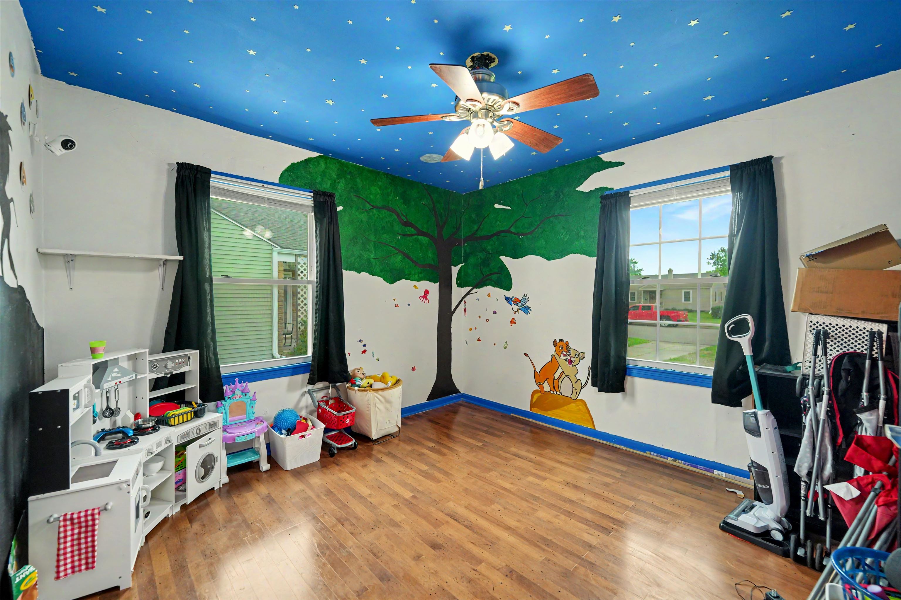 404 E Claflin Ave Property Photo 13