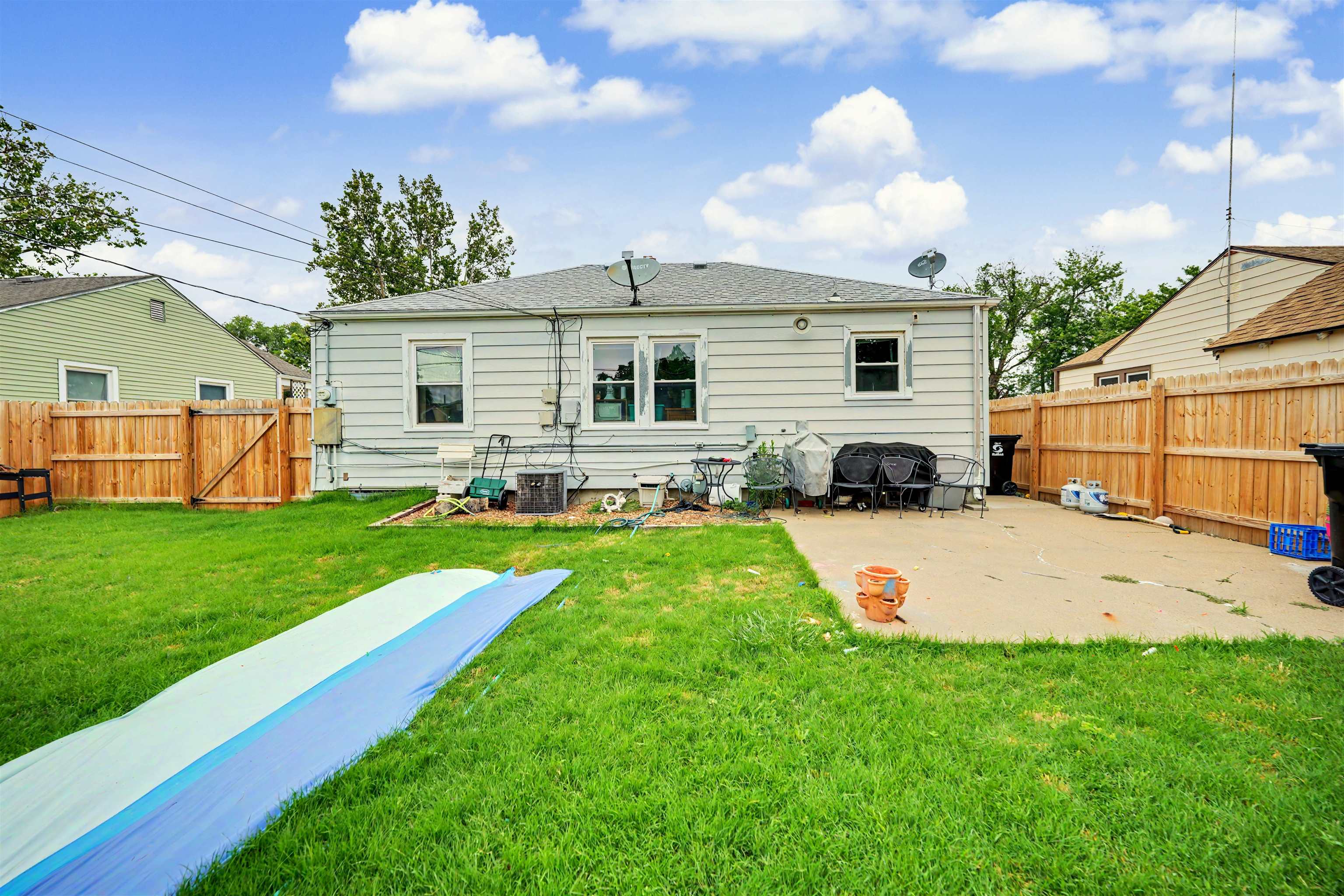 404 E Claflin Ave Property Photo 18