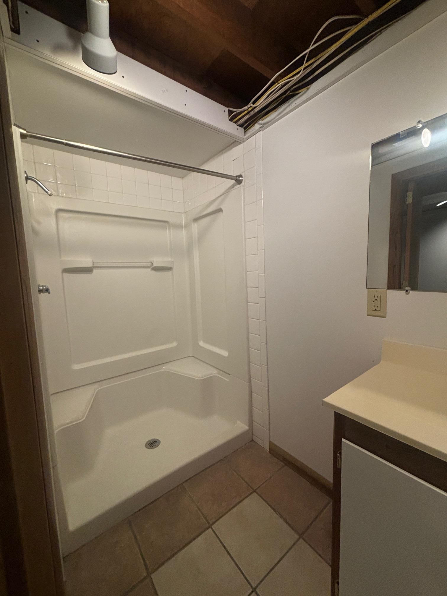 120 E 9th Property Photo 15