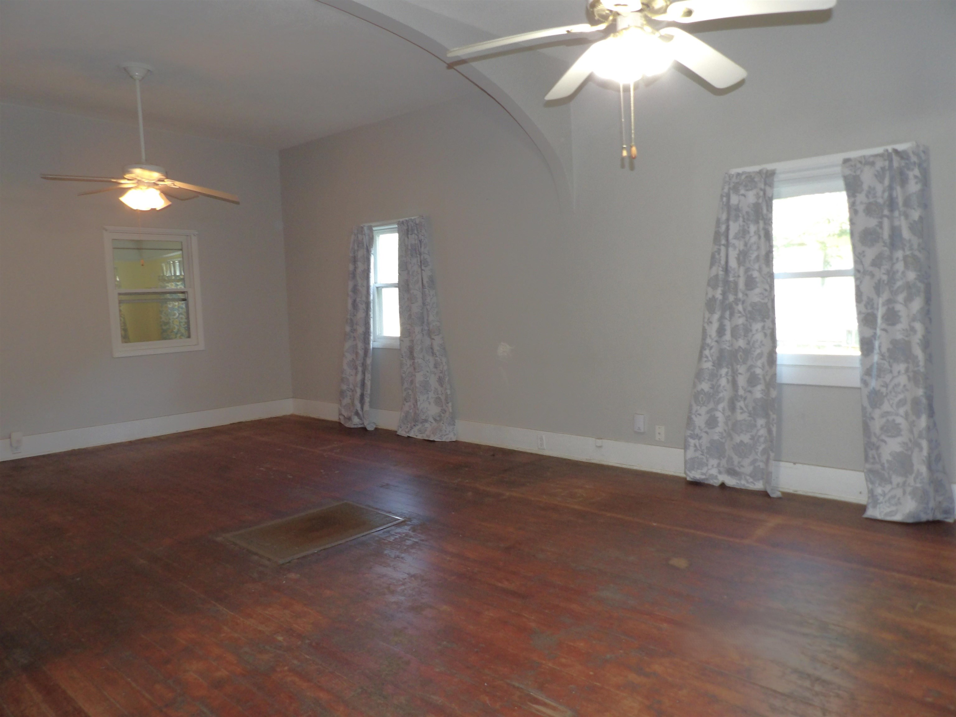 1509 N 2nd Property Photo 8