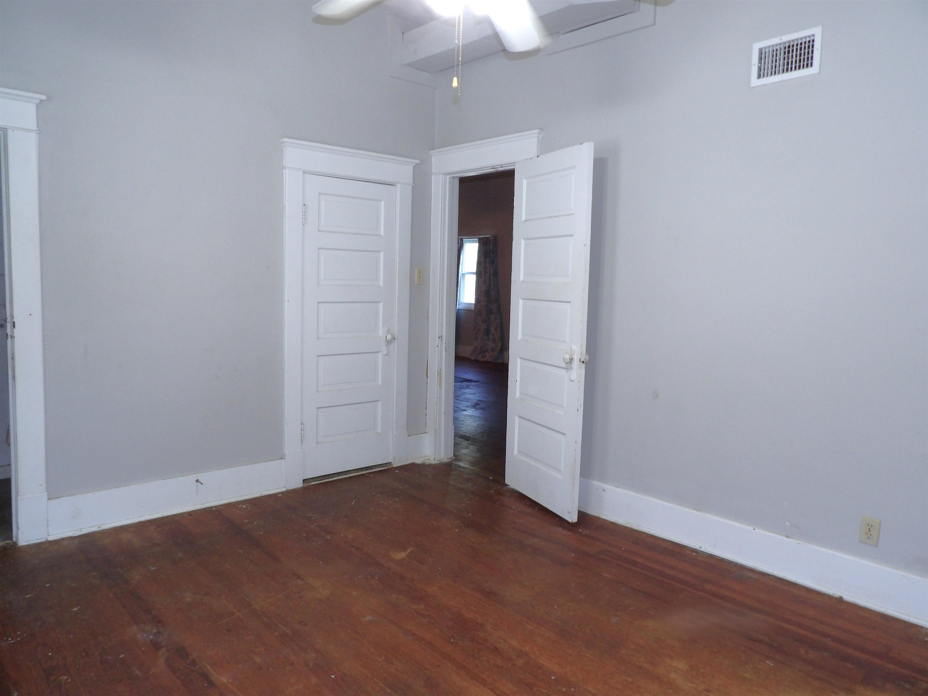 1509 N 2nd Property Photo 18