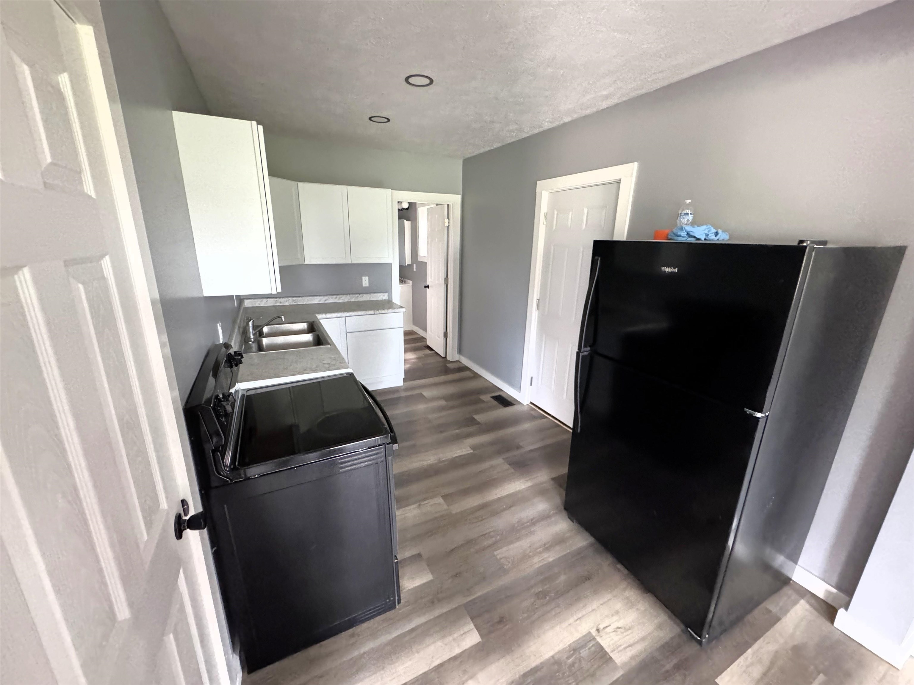 102 & 102 1/2 N West Pl Property Photo 6