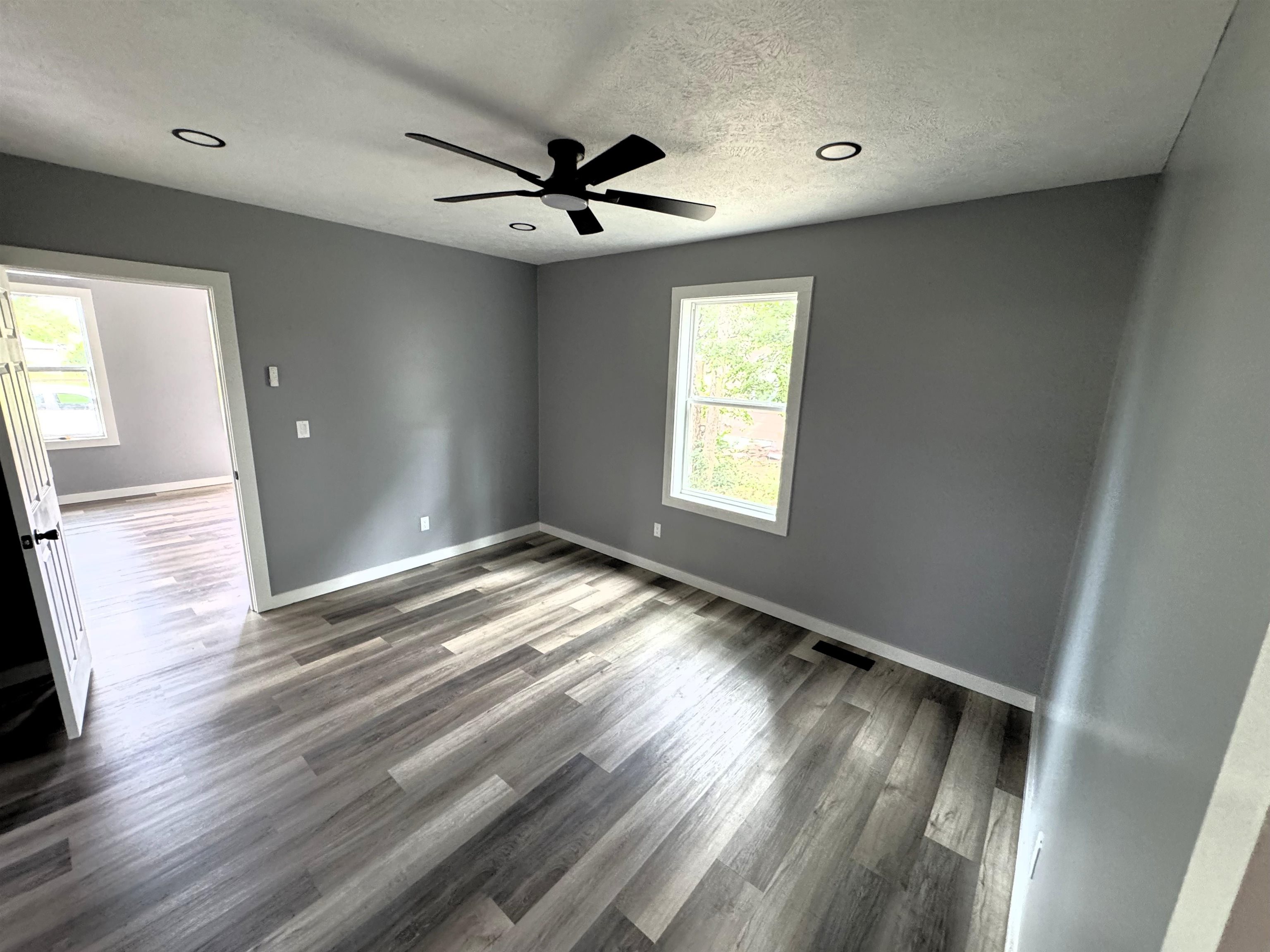 102 & 102 1/2 N West Pl Property Photo 18