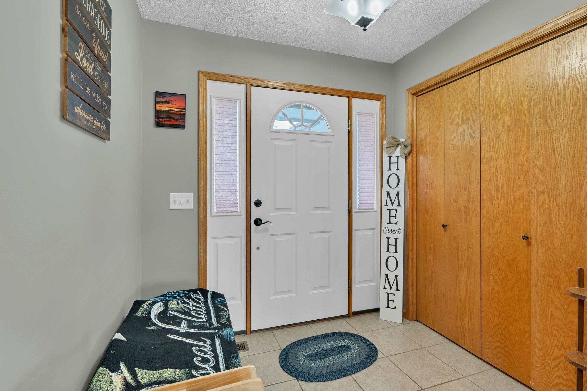 851 Meadowlark Ln Property Photo 5