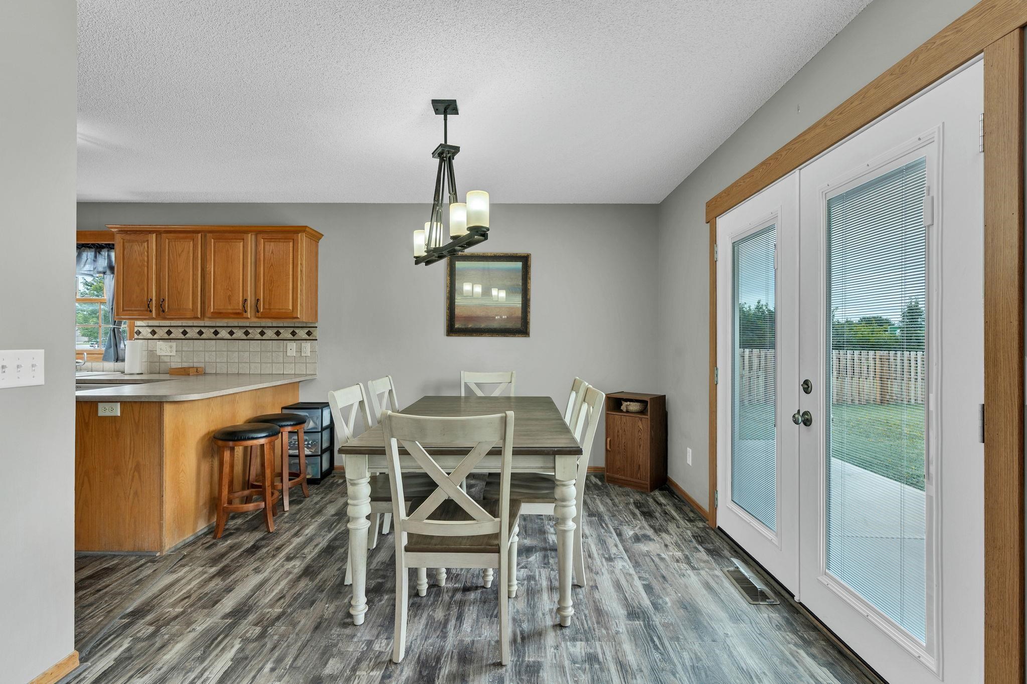 851 Meadowlark Ln Property Photo 10