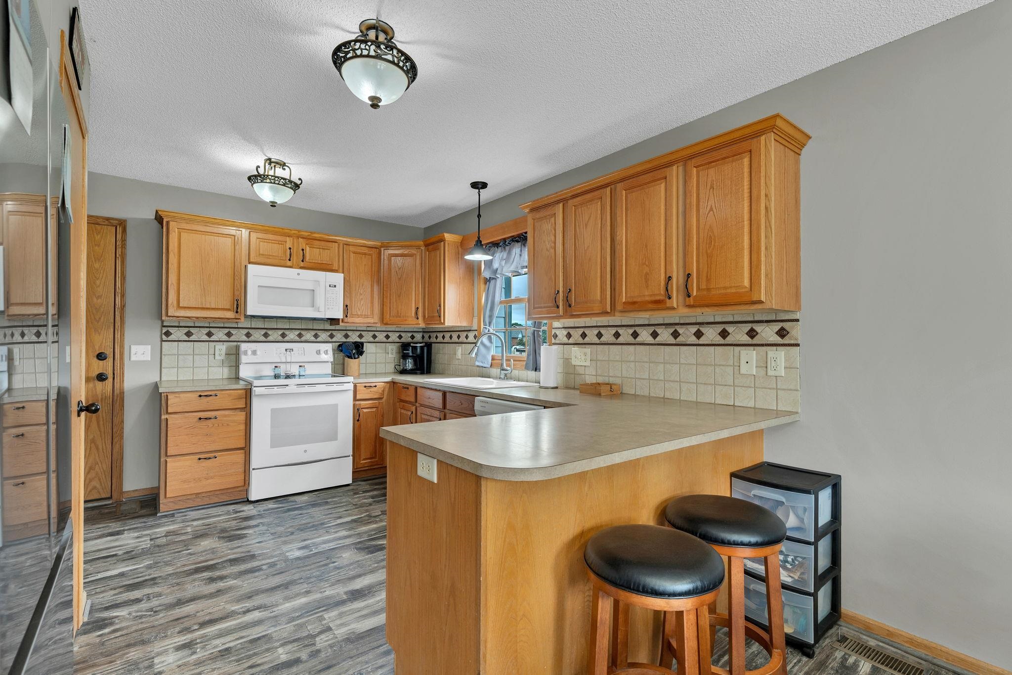 851 Meadowlark Ln Property Photo 11